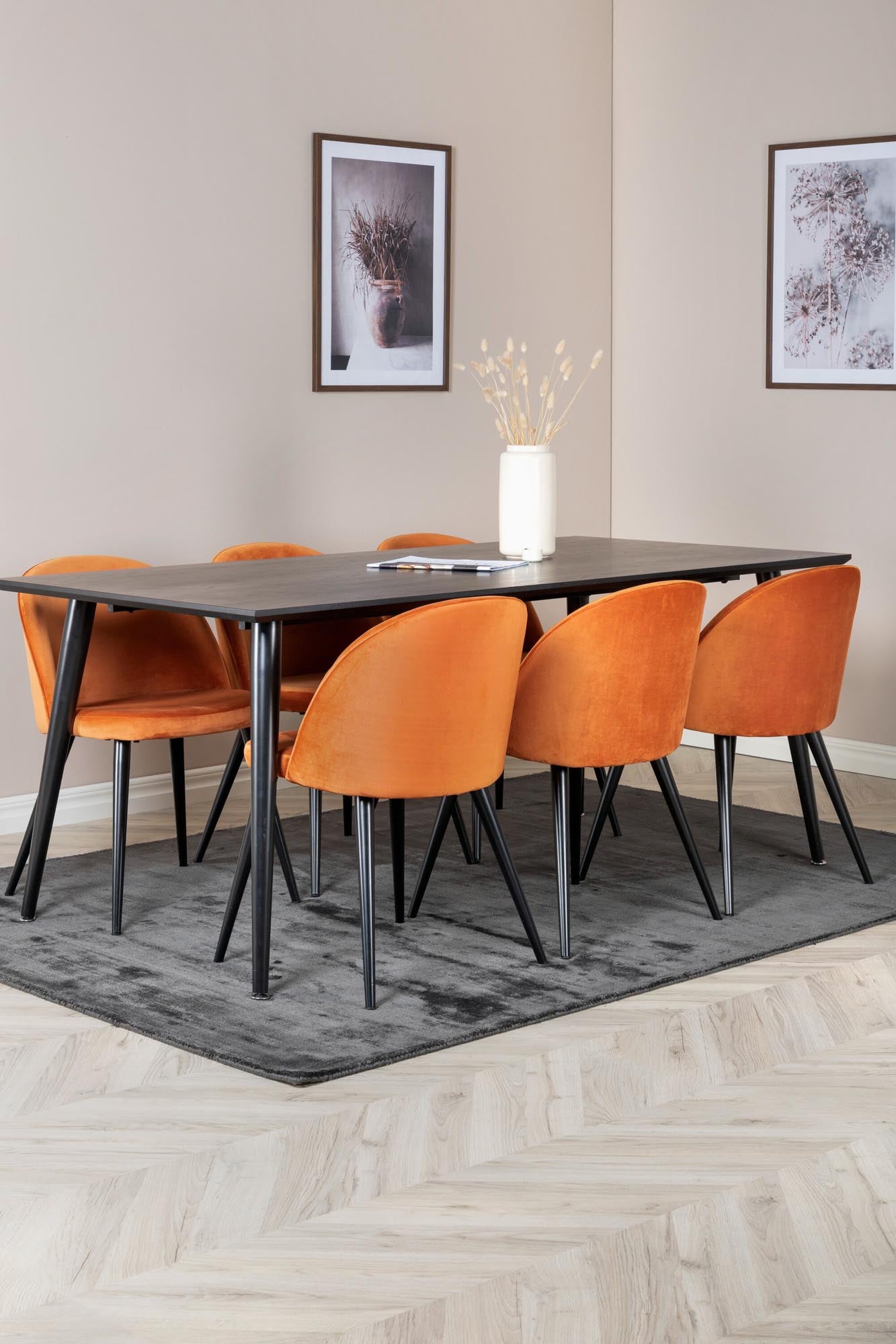 Dipp Esszimmerset + Velvet 180cm/6St. in Schwarz / Orange präsentiert im Onlineshop von KAQTU Design AG. Esszimmerset ist von Venture Home