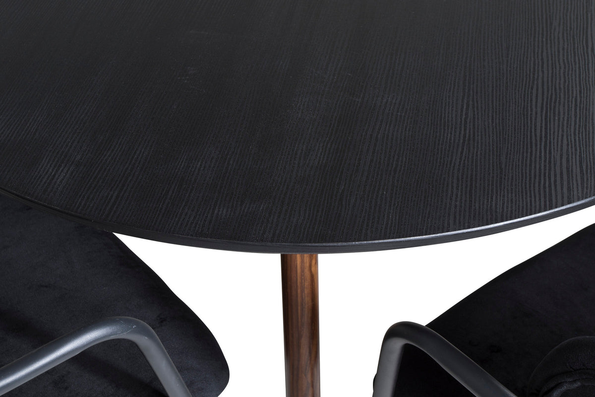 Plaza Esszimmerset + Arrow ⌀100cm/4St. in Schwarz präsentiert im Onlineshop von KAQTU Design AG. Esszimmerset ist von Venture Home