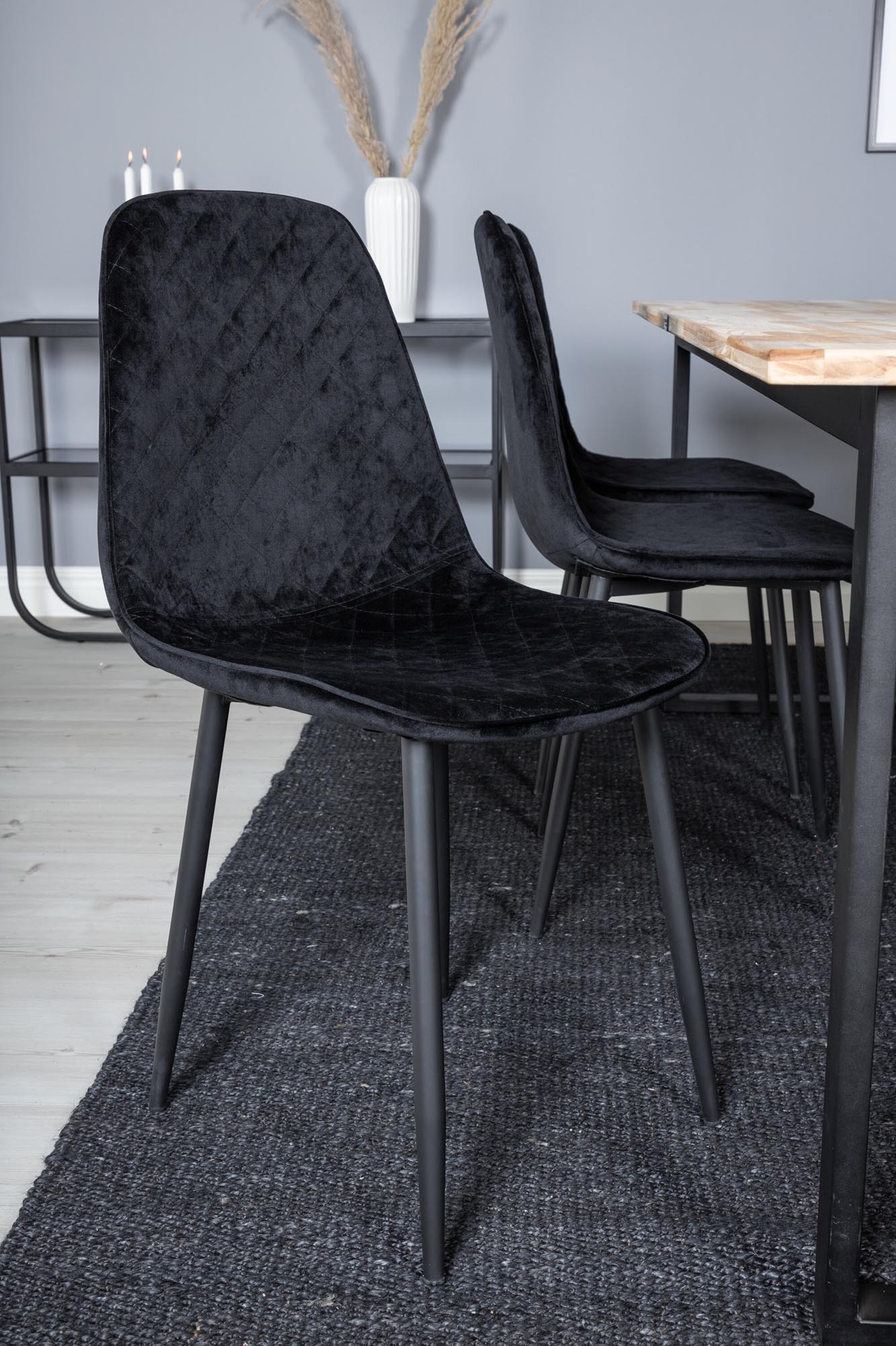 Cirebon Esszimmerset + Polar 200cm/6St. in Schwarz präsentiert im Onlineshop von KAQTU Design AG. Esszimmerset ist von Venture Home