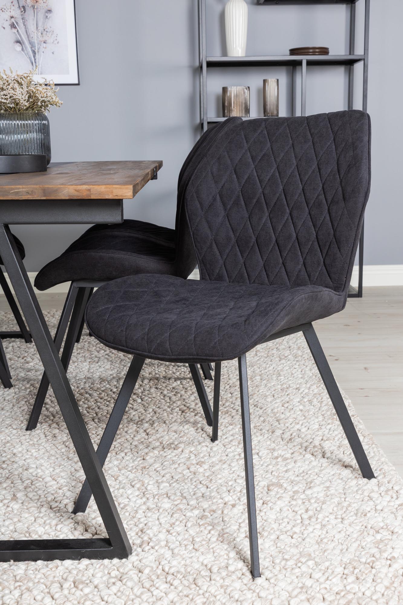 Jakarta Esszimmerset + Gemma 200cm/6St. in Schwarz präsentiert im Onlineshop von KAQTU Design AG. Esszimmerset ist von Venture Home