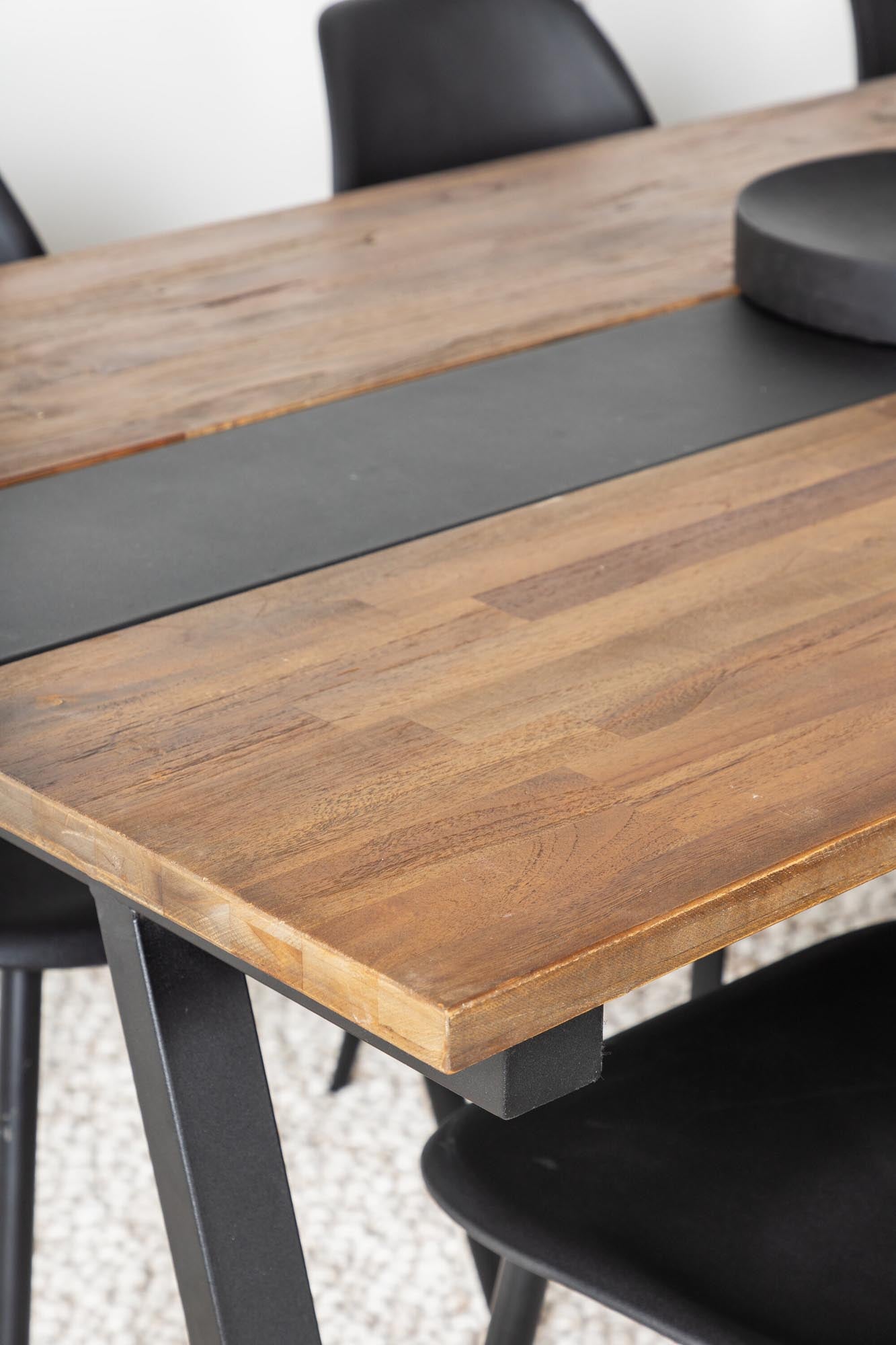 Jakarta Esszimmerset + Polar 200cm/6St. in Schwarz präsentiert im Onlineshop von KAQTU Design AG. Esszimmerset ist von Venture Home