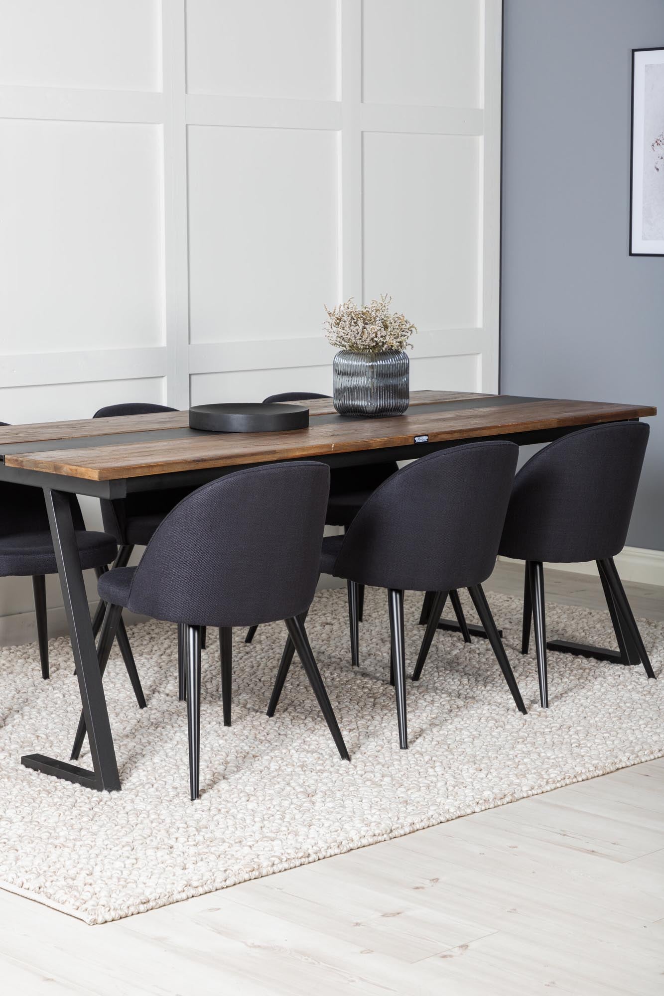 Jakarta Esszimmerset + Velvet 200cm/6St. in Schwarz präsentiert im Onlineshop von KAQTU Design AG. Esszimmerset ist von Venture Home