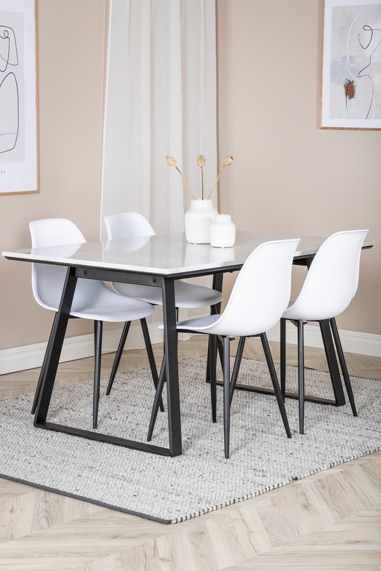 Estelle Esszimmerset + Polar 140cm/4St. in Schwarz-Weiss präsentiert im Onlineshop von KAQTU Design AG. Esszimmerset ist von Venture Home