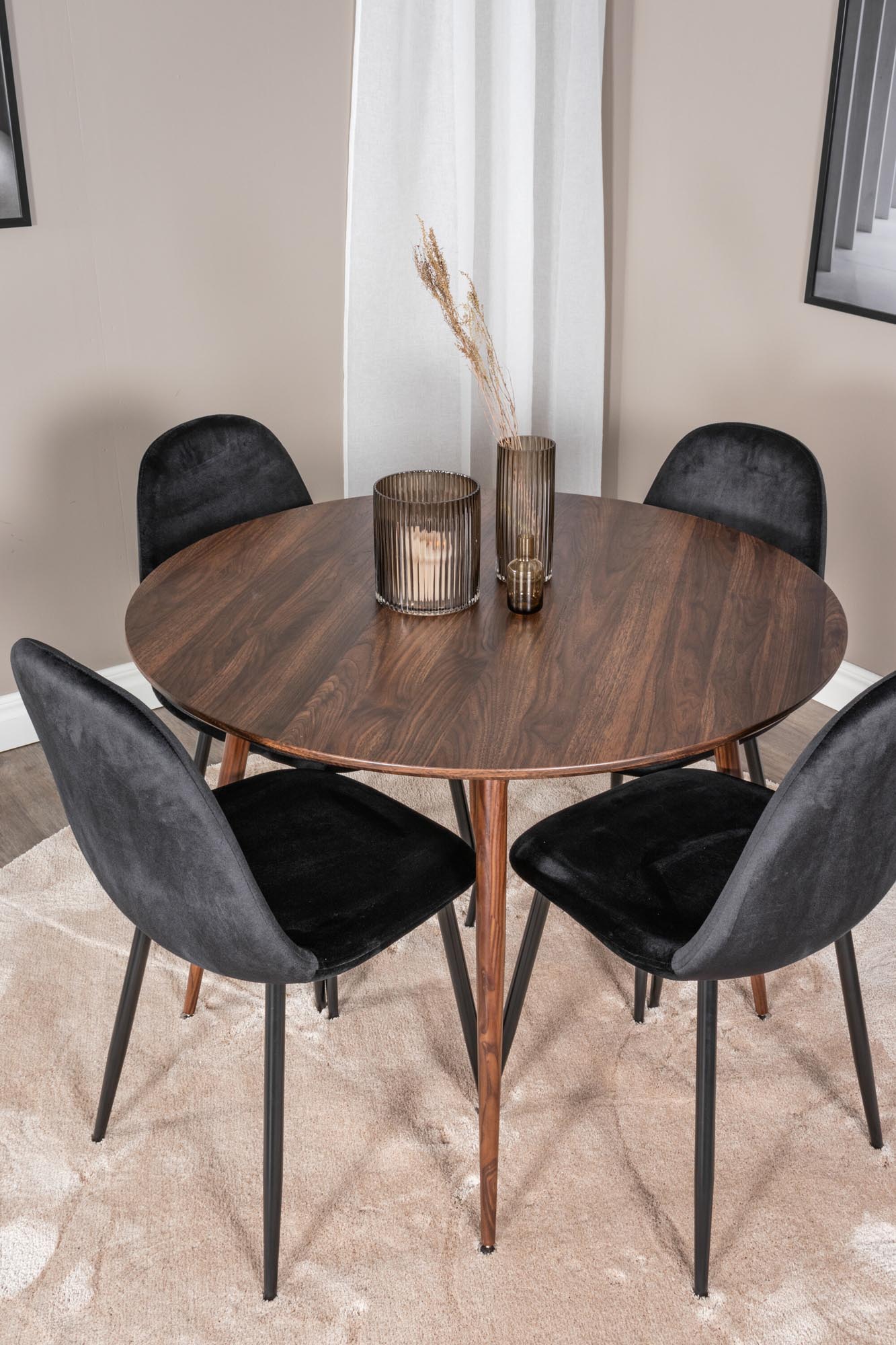Plaza Esszimmerset + Polar ⌀100cm/4St. in Braun / Schwarz präsentiert im Onlineshop von KAQTU Design AG. Esszimmerset ist von Venture Home
