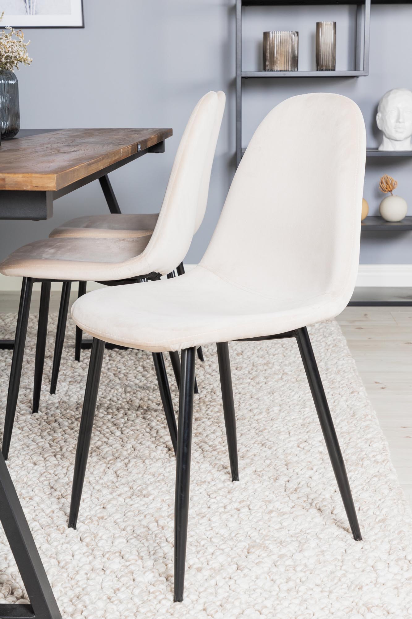 Jakarta Esszimmerset + Polar 200cm/6St. in Beige, Schwarz präsentiert im Onlineshop von KAQTU Design AG. Esszimmerset ist von Venture Home