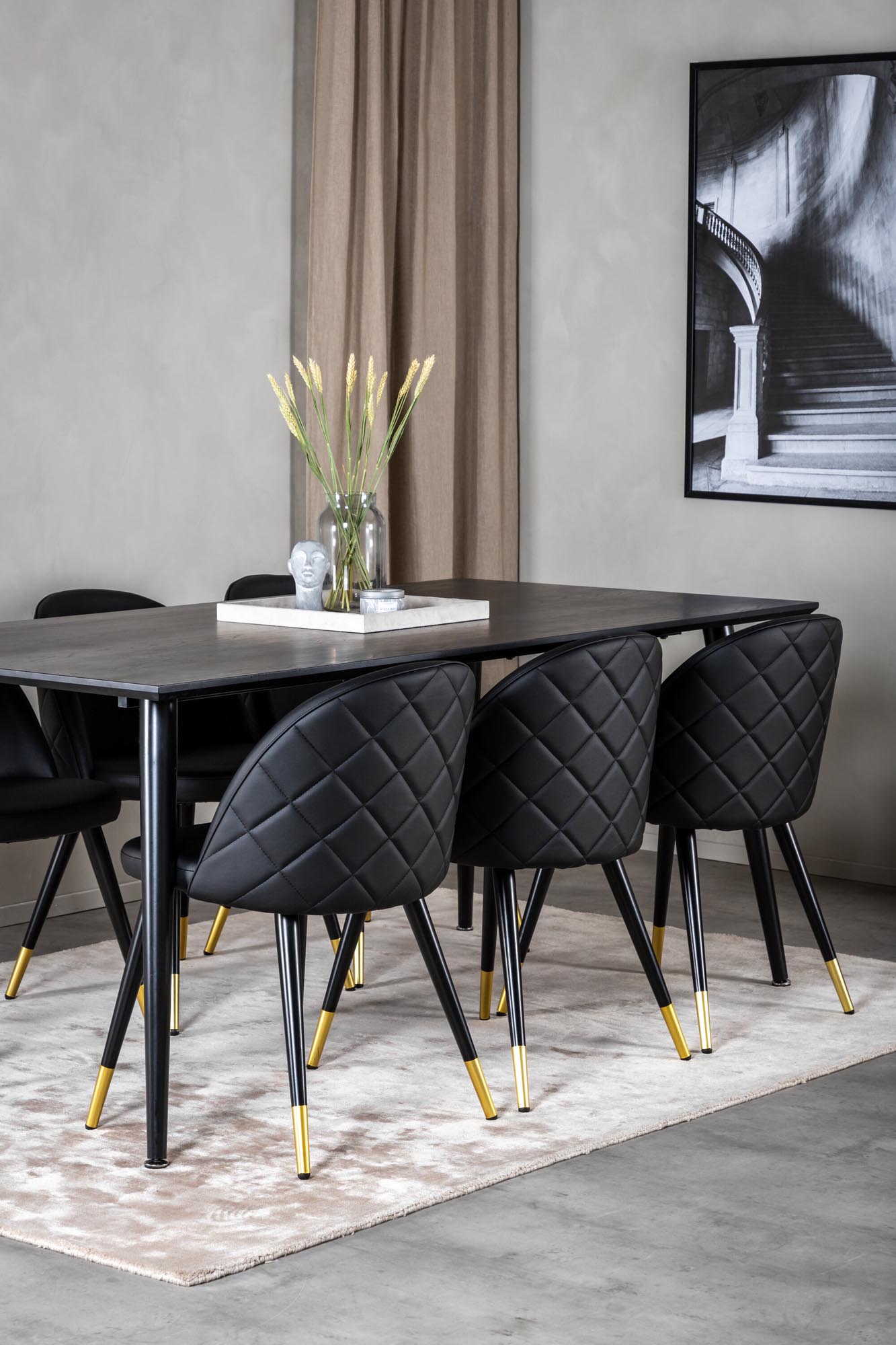 Dipp Esszimmerset + Velvet 180cm/6St. in Schwarz / Gold präsentiert im Onlineshop von KAQTU Design AG. Esszimmerset ist von Venture Home