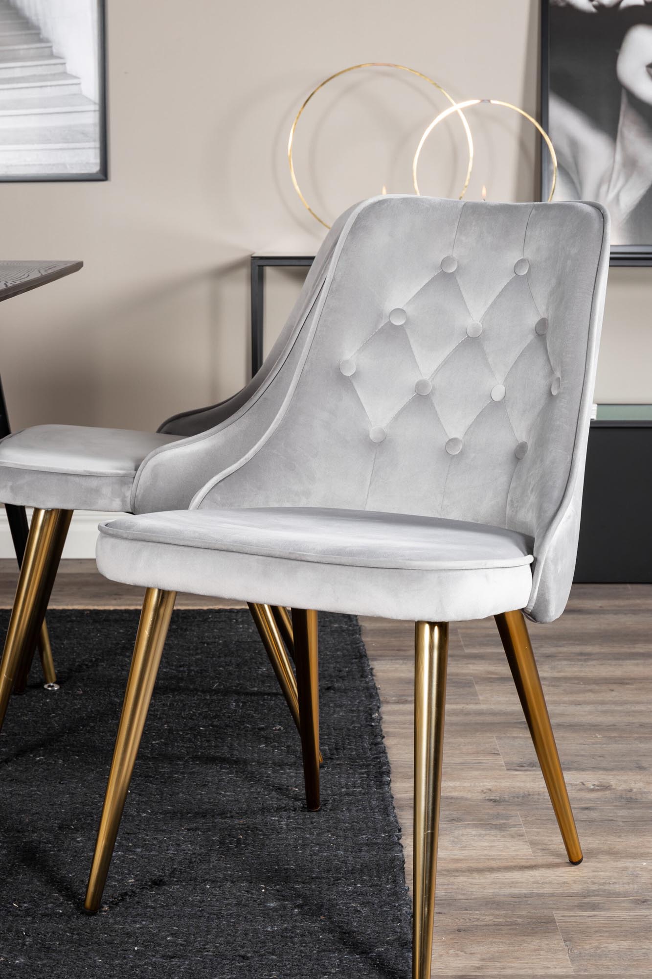 Dipp Esszimmerset + Velvet Deluxe 120cm/4St. in Gold präsentiert im Onlineshop von KAQTU Design AG. Esszimmerset ist von Venture Home