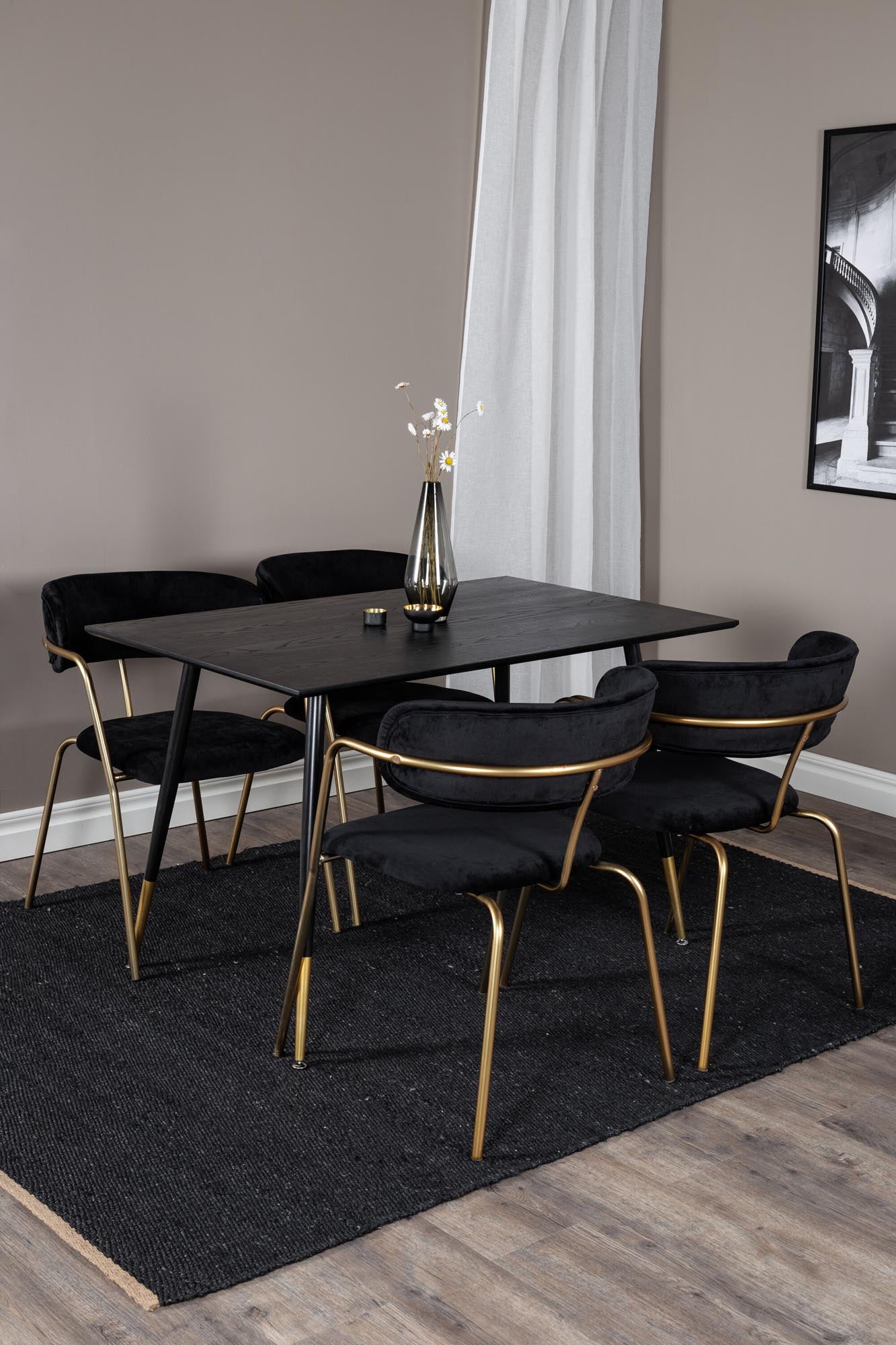 Dipp Esszimmerset + Arrow 120cm/4St. in Schwarz / Gold präsentiert im Onlineshop von KAQTU Design AG. Esszimmerset ist von Venture Home
