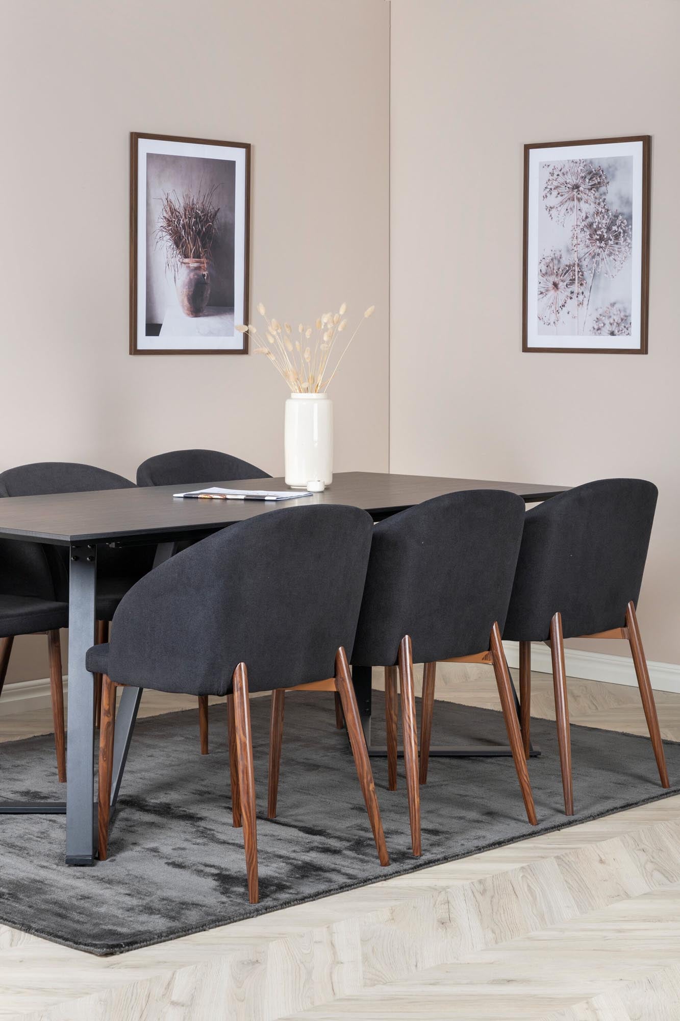 Marina Esszimmerset Arctic: Modernes Design für stilvolle Essbereiche.