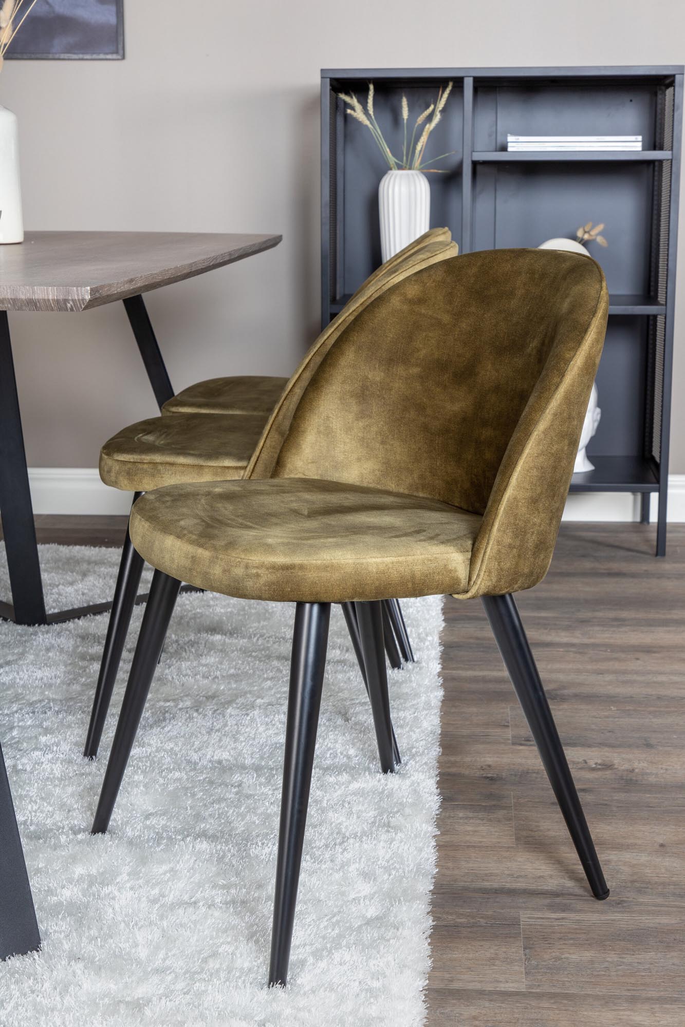 Elegantes Marina Esszimmerset Velvet 180cm: Komfort und Stil für gesellige Runden. Ideal für jedes Zuhause.
