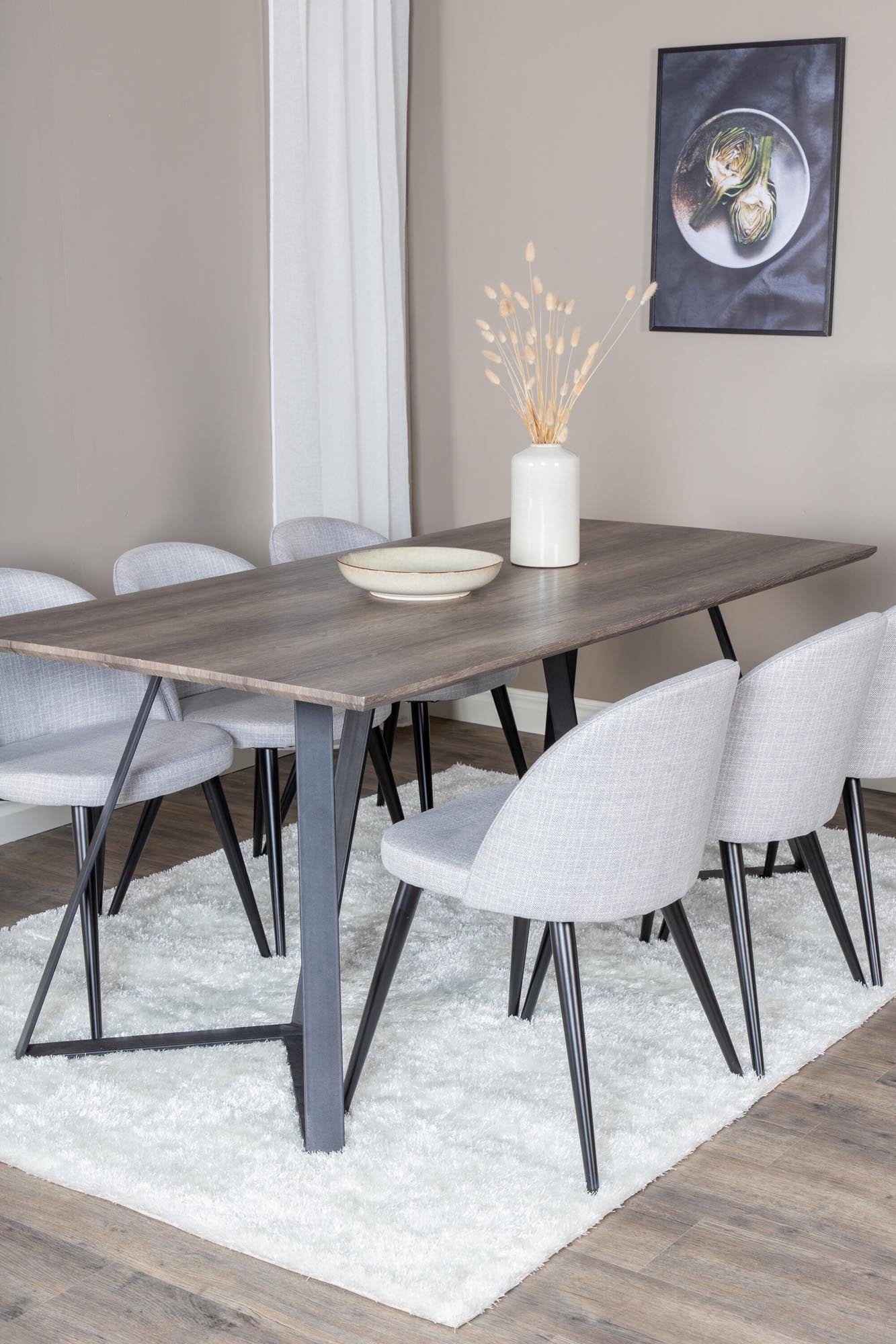 Entdecken Sie das Marina Esszimmerset Velvet 180cm/6St. von Venture Home – ein elegantes Set für gesellige Abende und festliche Anlässe.