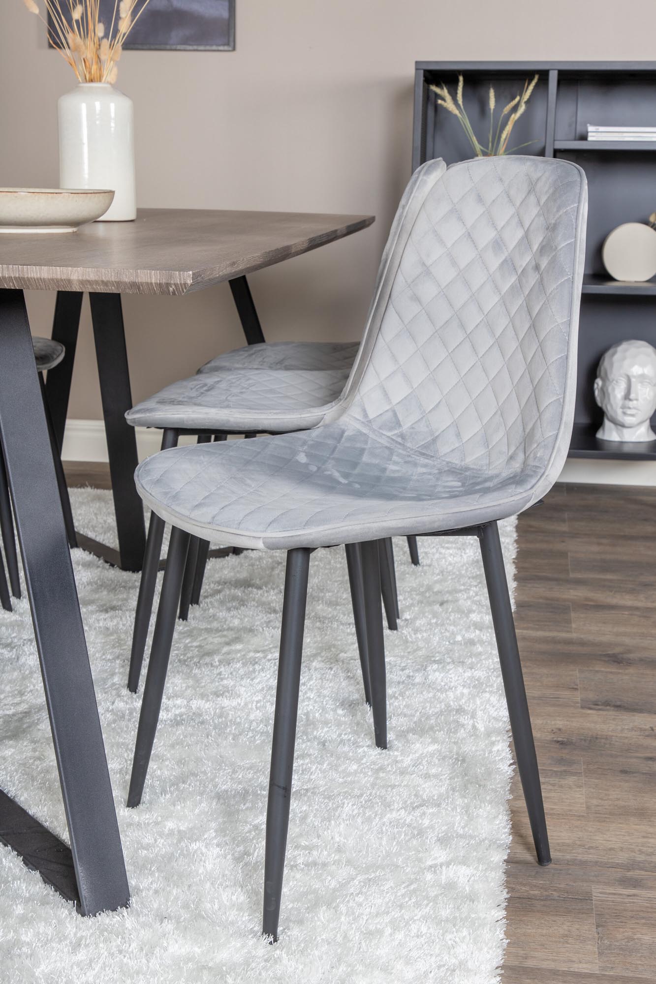 Elegantes Marina Esszimmerset: 180cm Tisch & 6 Stühle, modernes Design, perfekt für stilvolle Esszimmer.