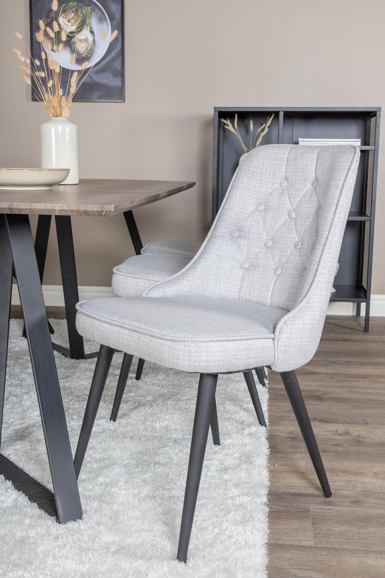 Stilvolles Marina Esszimmerset Velvet 180cm für gesellige Abende.