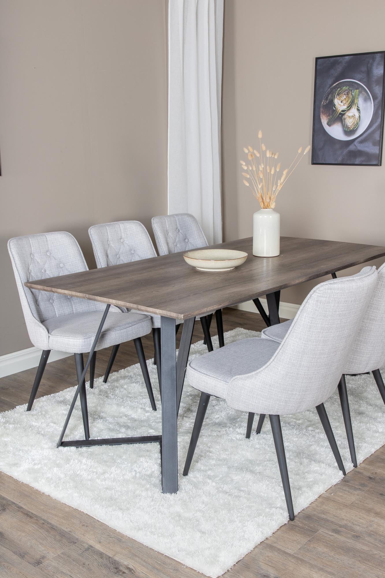 Elegantes Esszimmerset Velvet 180cm von Venture Home: Komfortable Stühle und pflegeleichter Tisch für unvergessliche Momente.