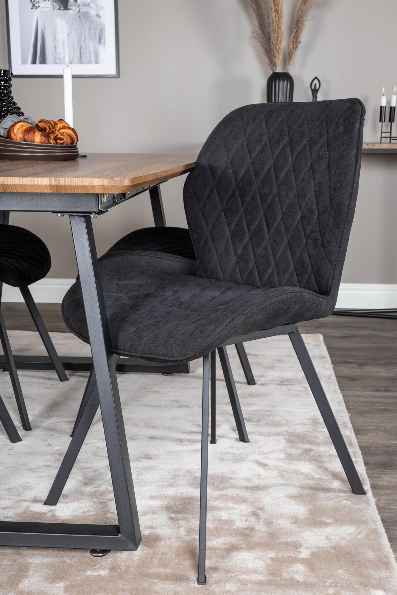 Inca Esszimmerset ausziehbar (Gemma) 160cm/4St. in Schwarz präsentiert im Onlineshop von KAQTU Design AG. Esszimmerset ist von Venture Home