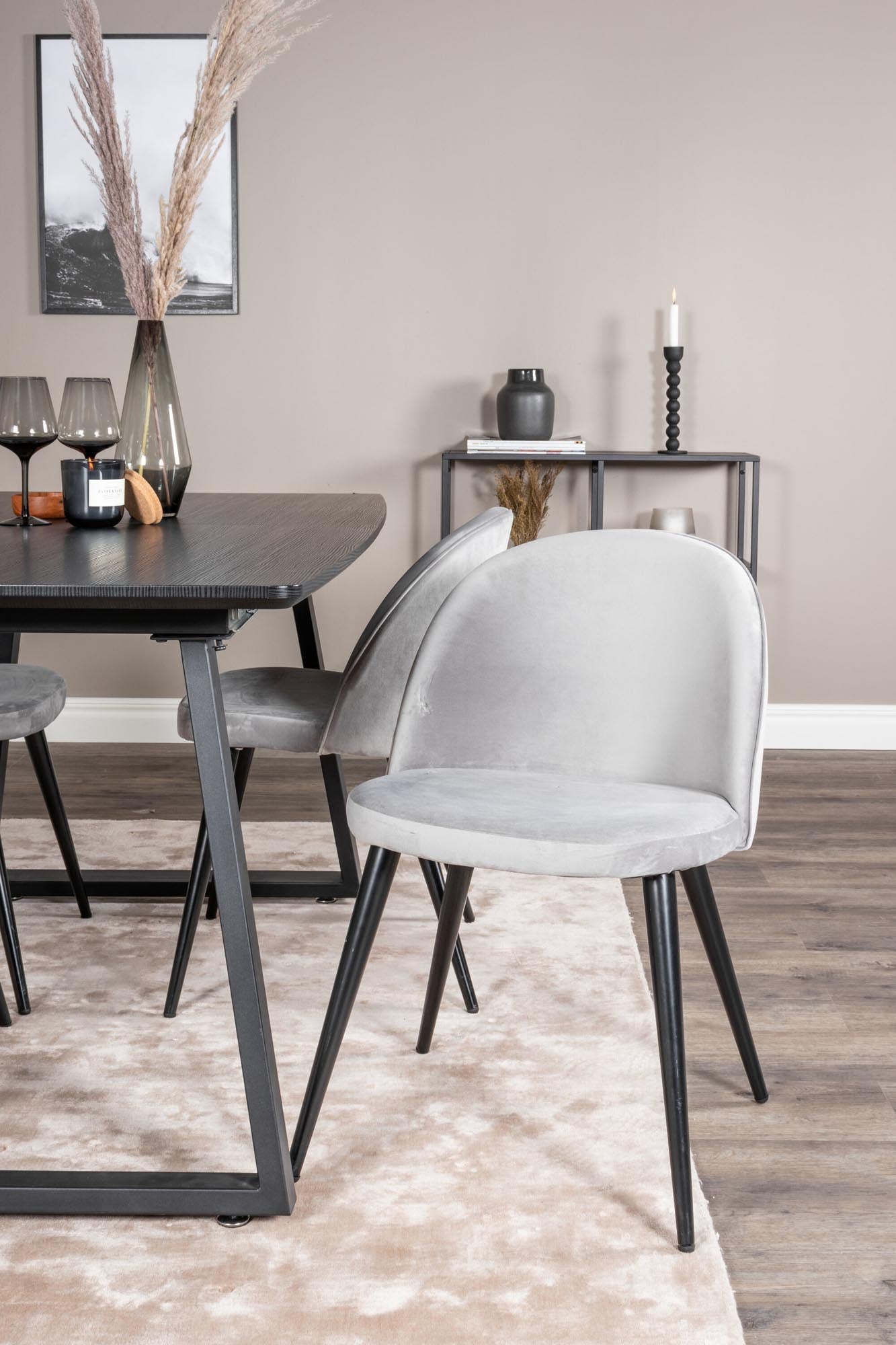 Inca Esszimmerset: Ausziehbarer Tisch (160 cm) und edle Samt-Stühle für Komfort und Stil. Ideal für gesellige Abende und festliche Anlässe.