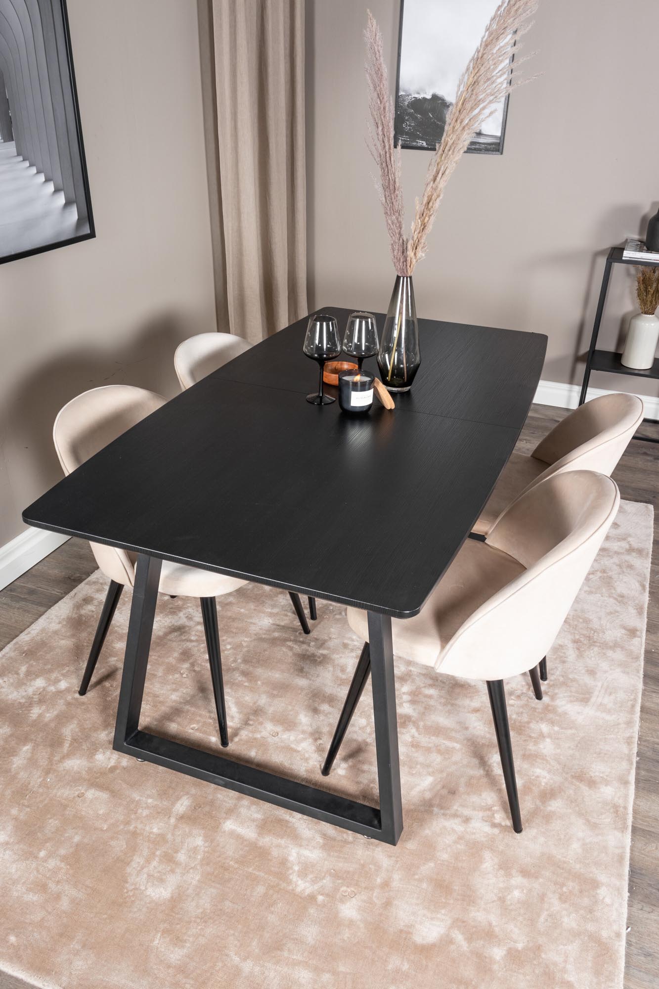 Inca Esszimmerset: Ausziehbar, samtig, für stilvolle Dinnerabende.