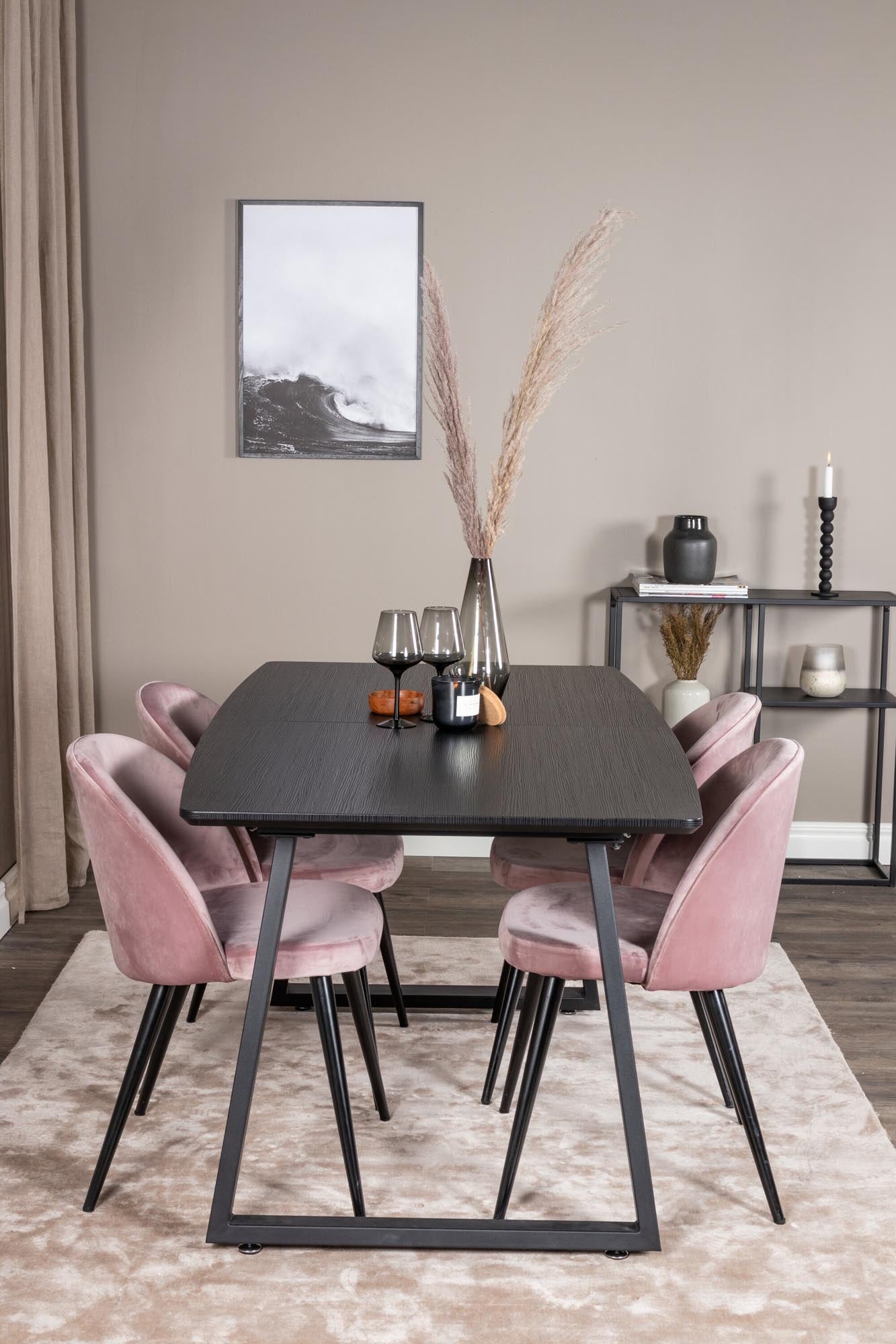 Inca Esszimmerset: Eleganter, ausziehbarer Esstisch mit luxuriösen Samtstühlen. Perfekt für Familienfeiern und stilvolle Mahlzeiten.