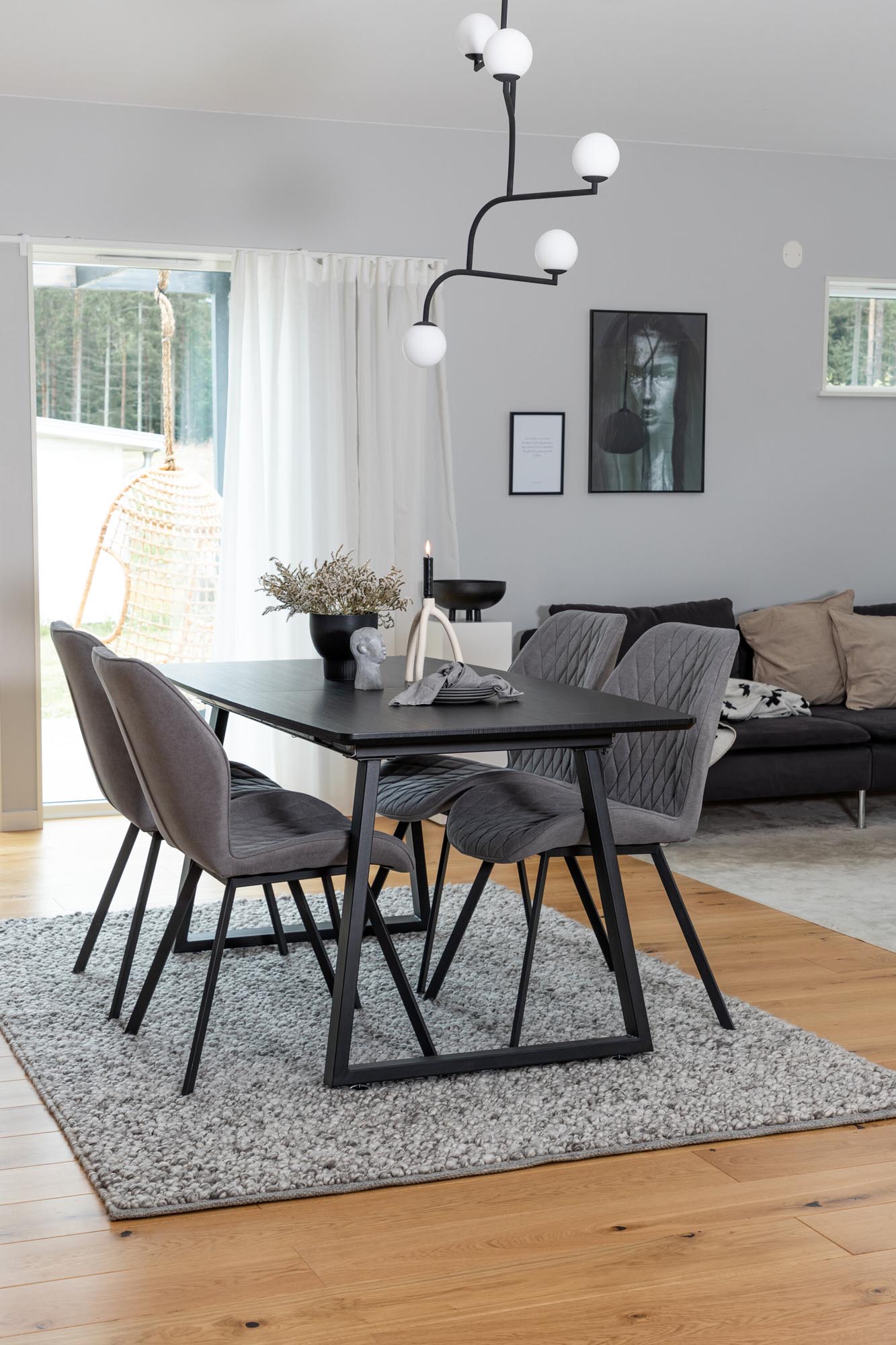 Inca Esszimmerset ausziehbar (Gemma) 160cm/4St. in Schwarz / Grau präsentiert im Onlineshop von KAQTU Design AG. Esszimmerset ist von Venture Home