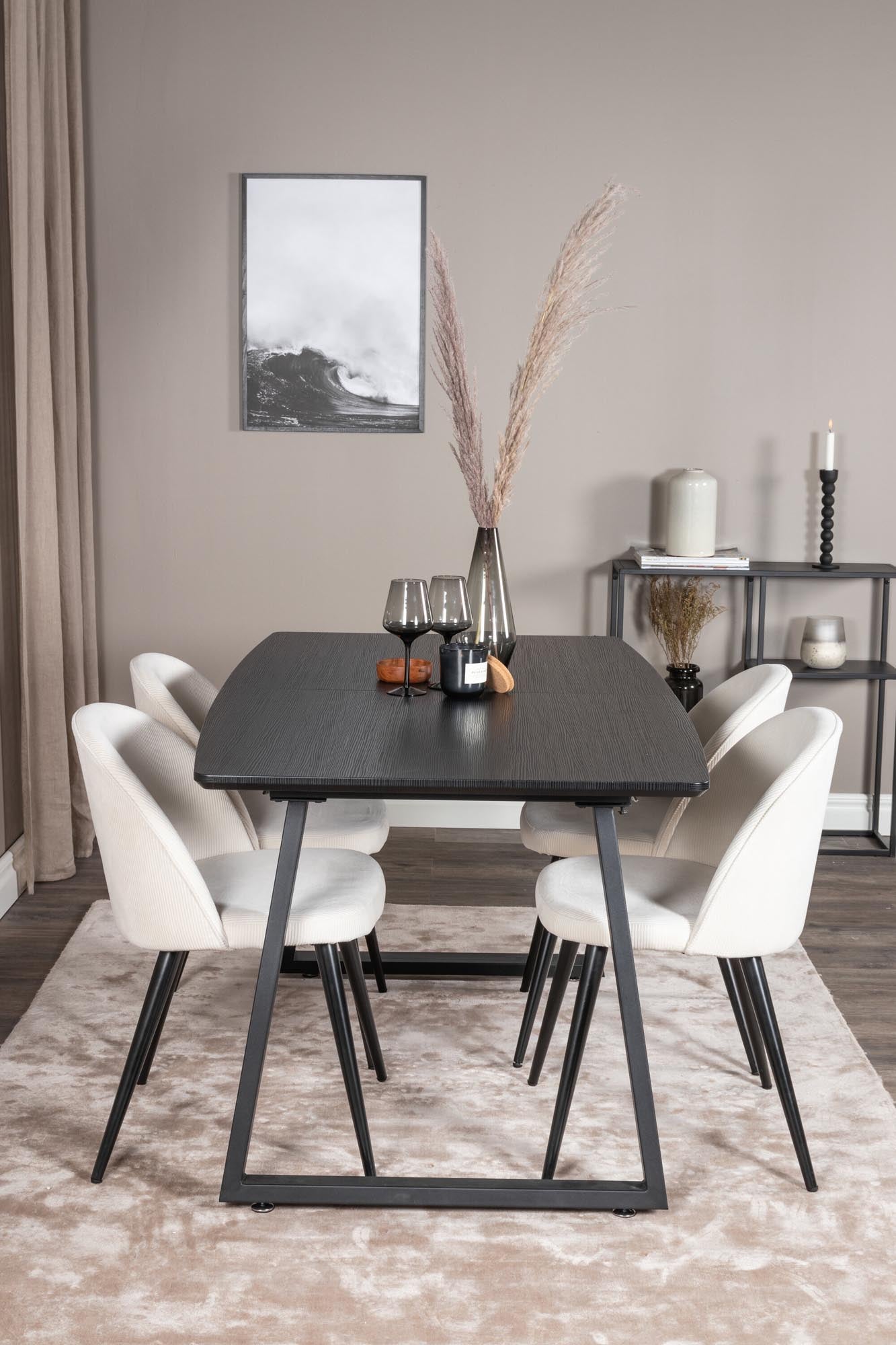 Entdecken Sie das Inca Esszimmerset von Venture Home: Ausziehbarer Tisch für bis zu 8 Personen, luxuriöse Samt-Stühle, ideal für festliche Anlässe.