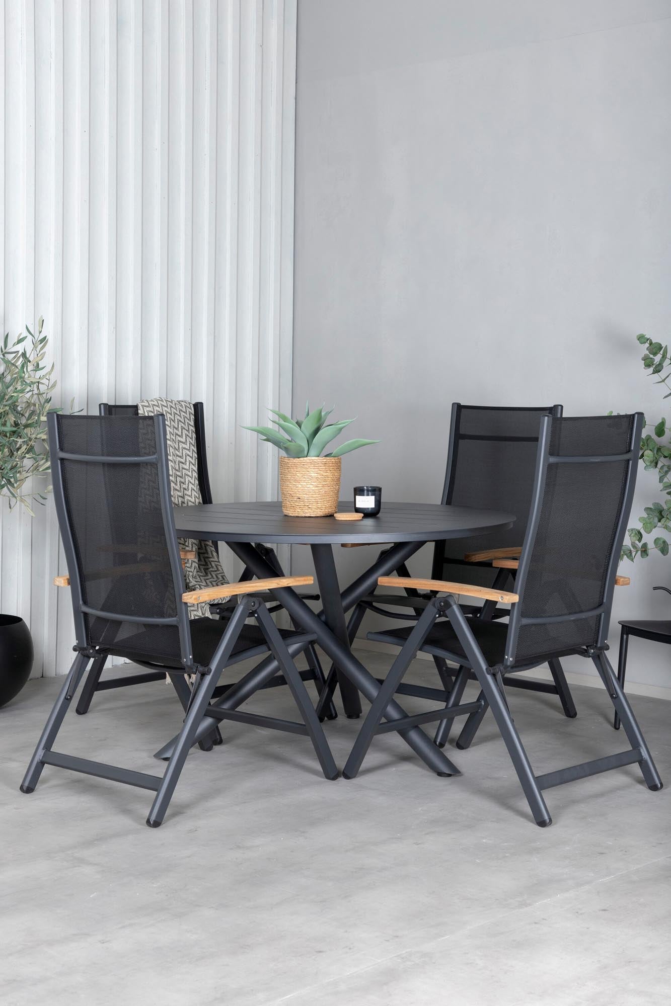 Alma Outdoor-Tischset + Panama ⌀120cm/4St. in Schwarz präsentiert im Onlineshop von KAQTU Design AG. Gartentischset ist von Venture Home