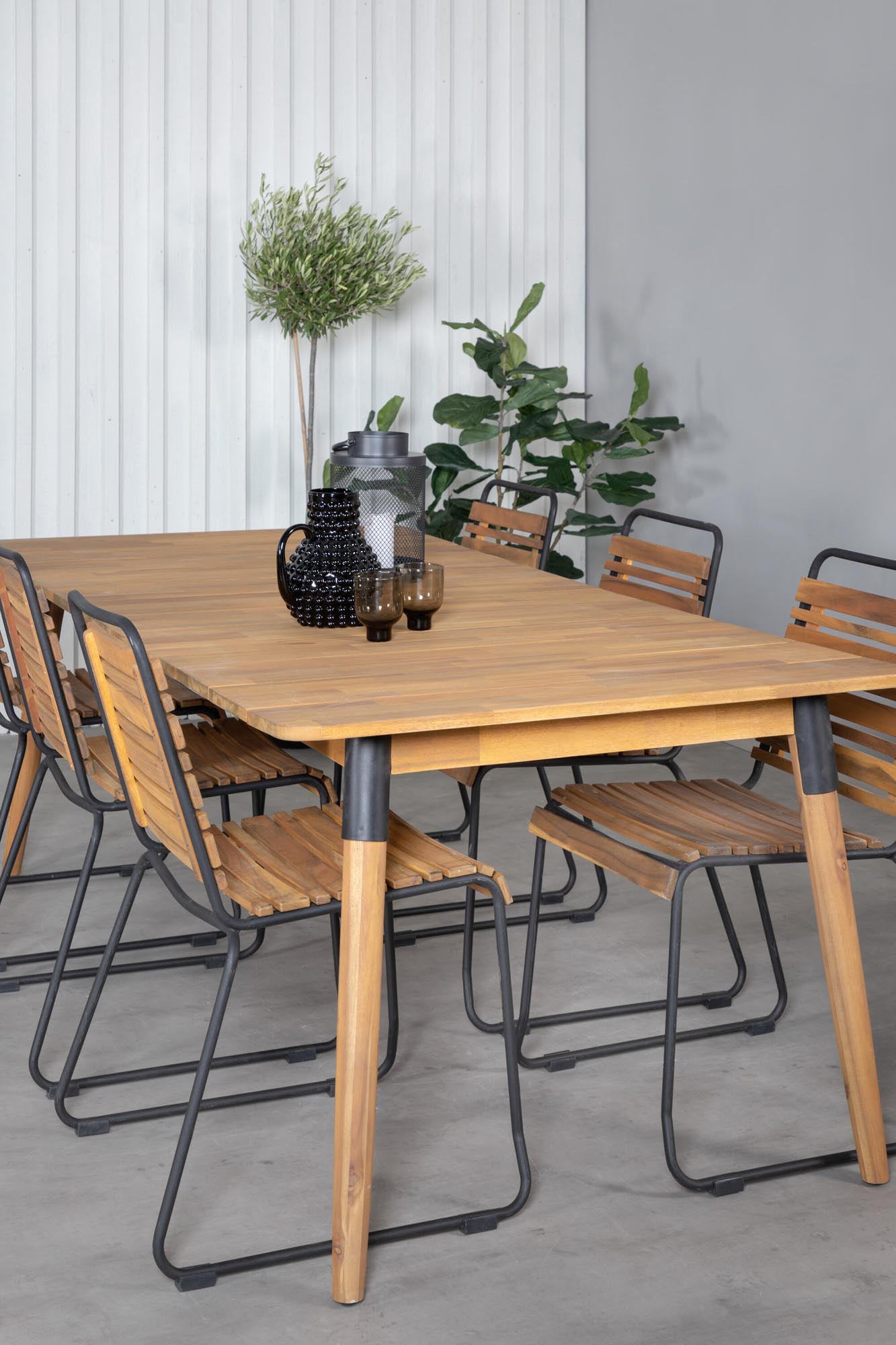 Julian Outdoor-Tischset + Bois 210cm/6St. in Schwarz präsentiert im Onlineshop von KAQTU Design AG. Gartentischset ist von Venture Home