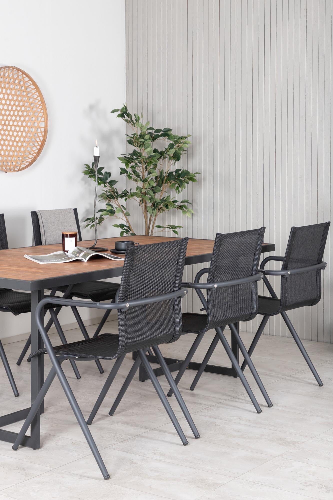 Robustes Khung Tischset 200cm für 6 von Venture Home, ideal für draussen.