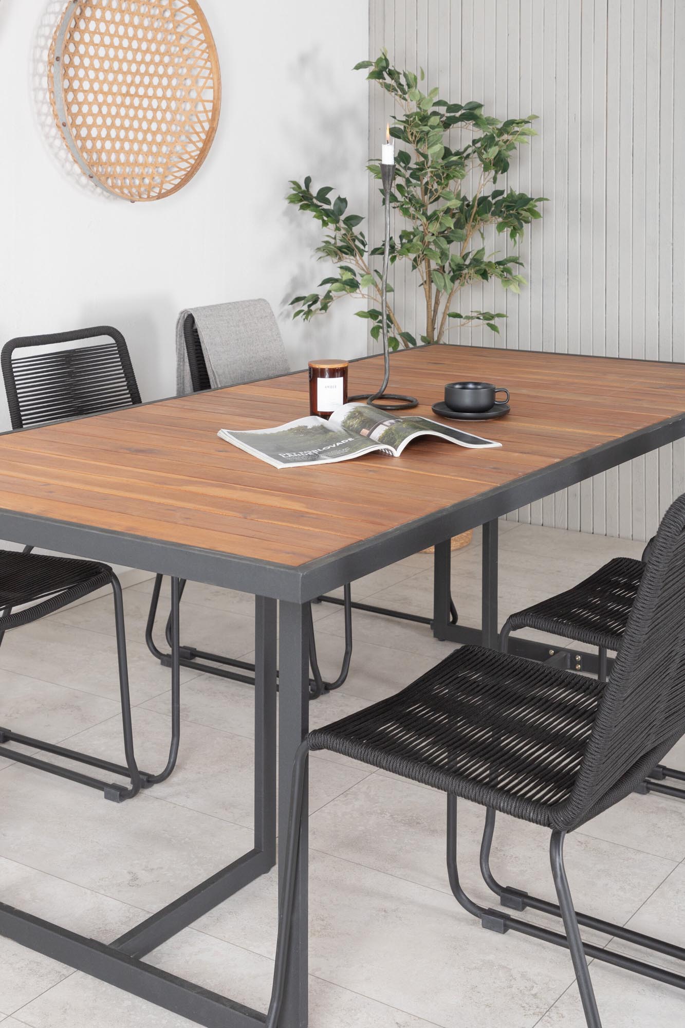 Elegantes Khung Tischset 200cm für stilvolle Outdoor-Dinner.