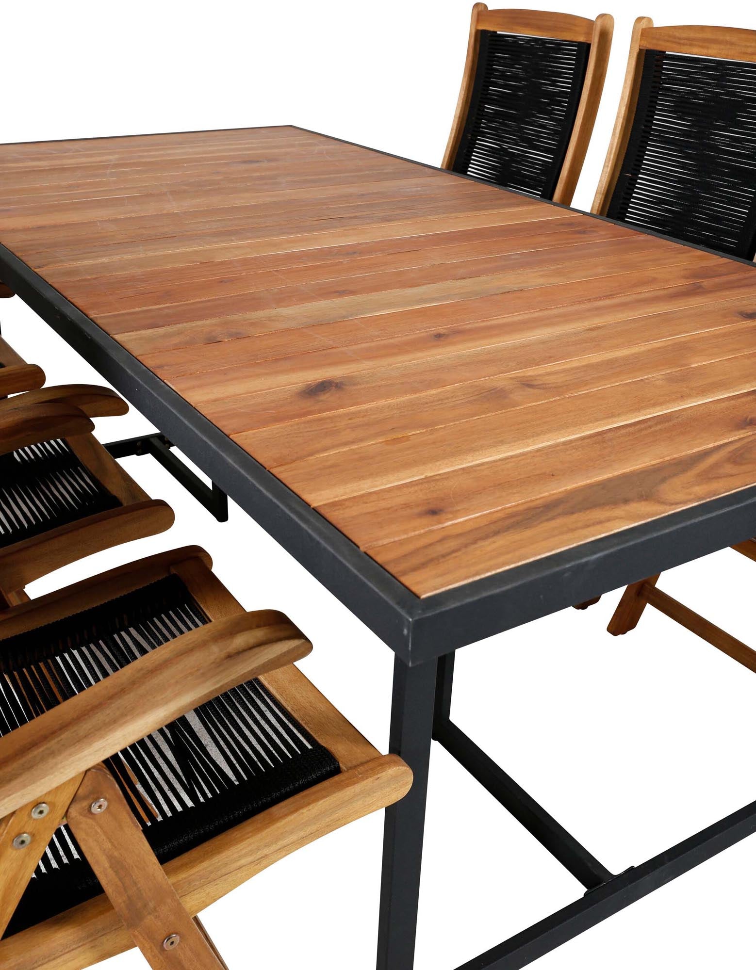 Elegantes Khung Tischset: Ideal für gesellige Abende im Freien.