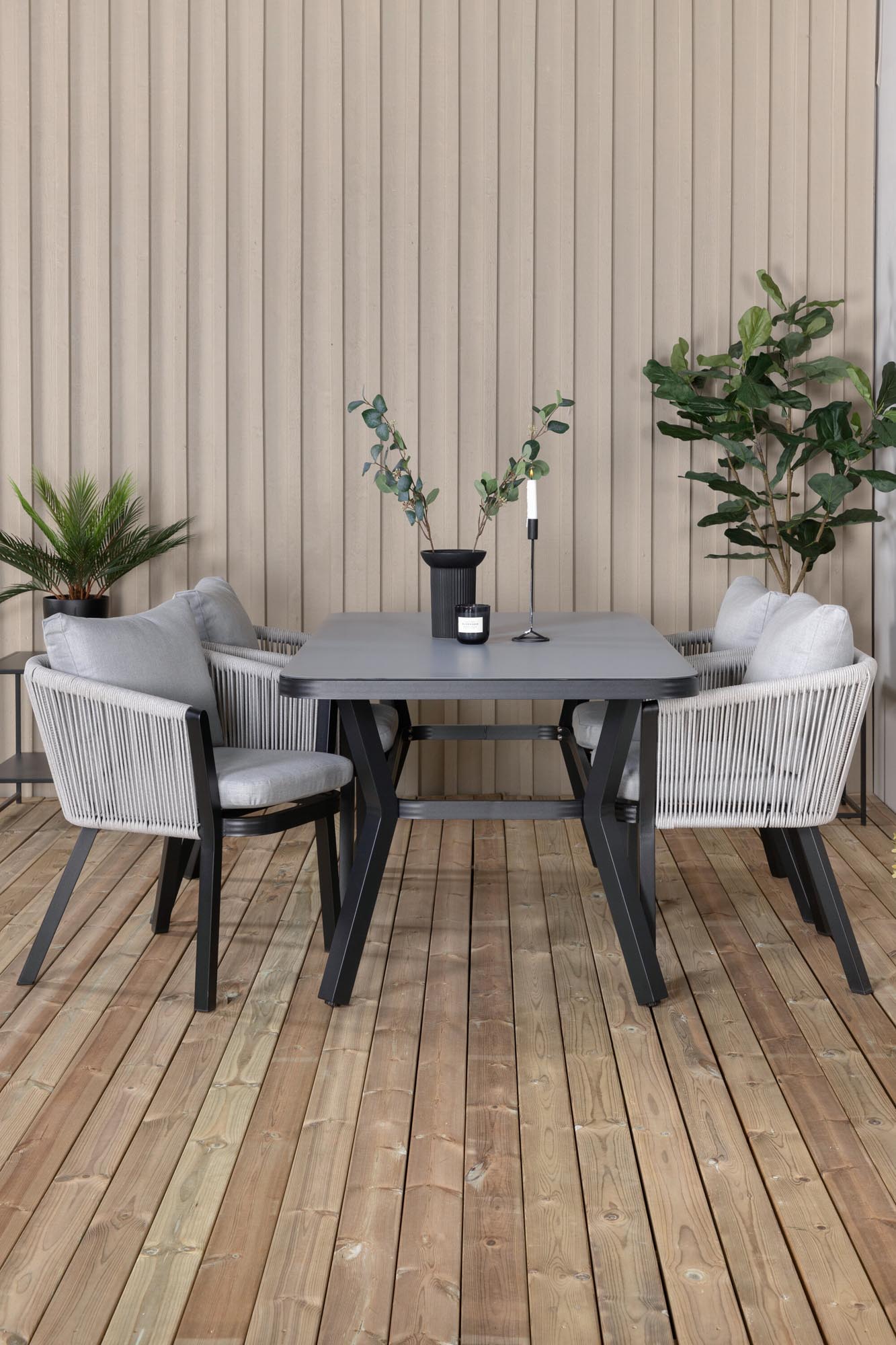 Virya Outdoor-Tischset 160cm/4St. in Schwarzgrau präsentiert im Onlineshop von KAQTU Design AG. Gartentischset ist von Venture Home