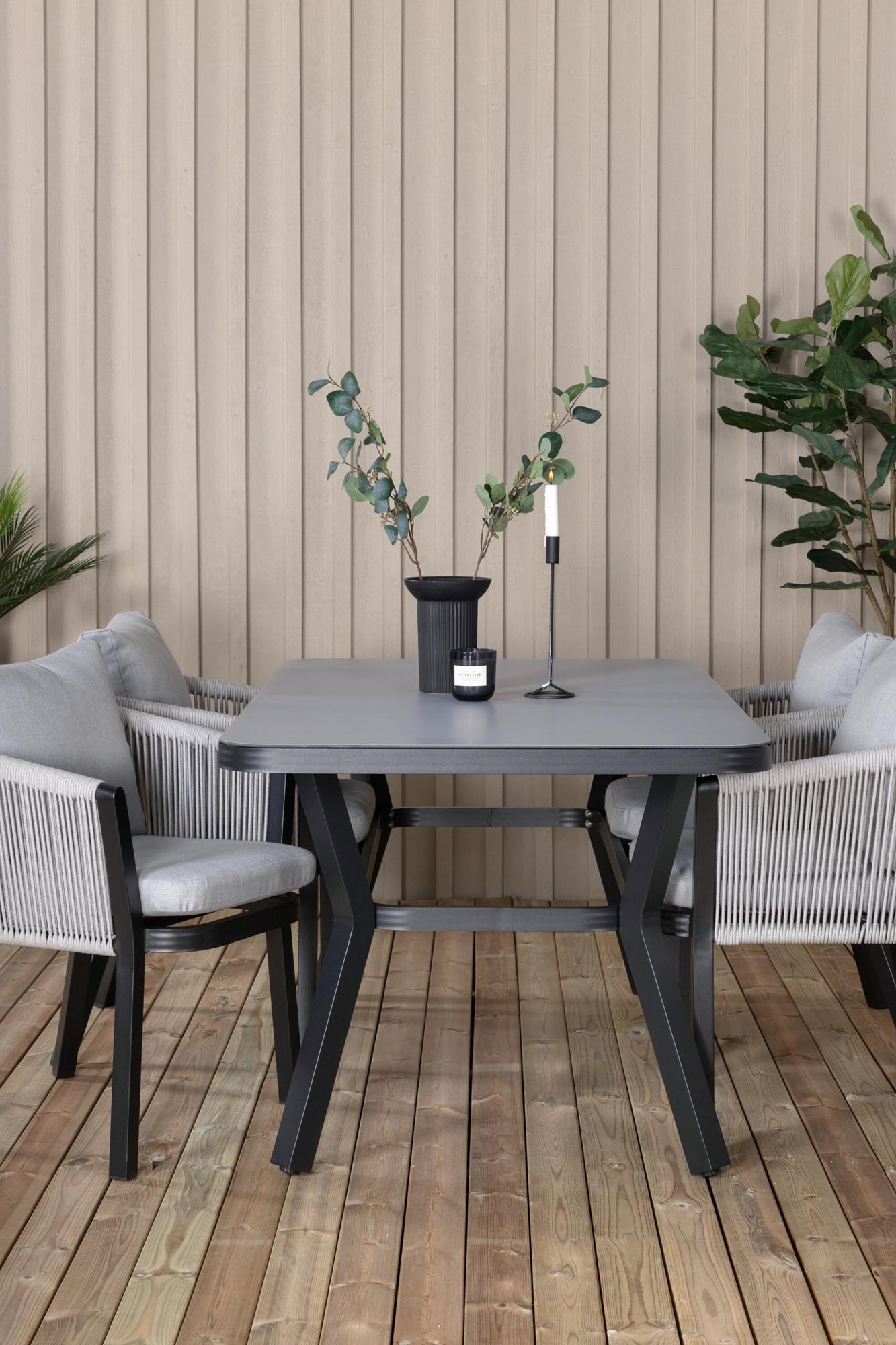 Virya Outdoor-Tischset 160cm/4St. in Schwarzgrau präsentiert im Onlineshop von KAQTU Design AG. Gartentischset ist von Venture Home