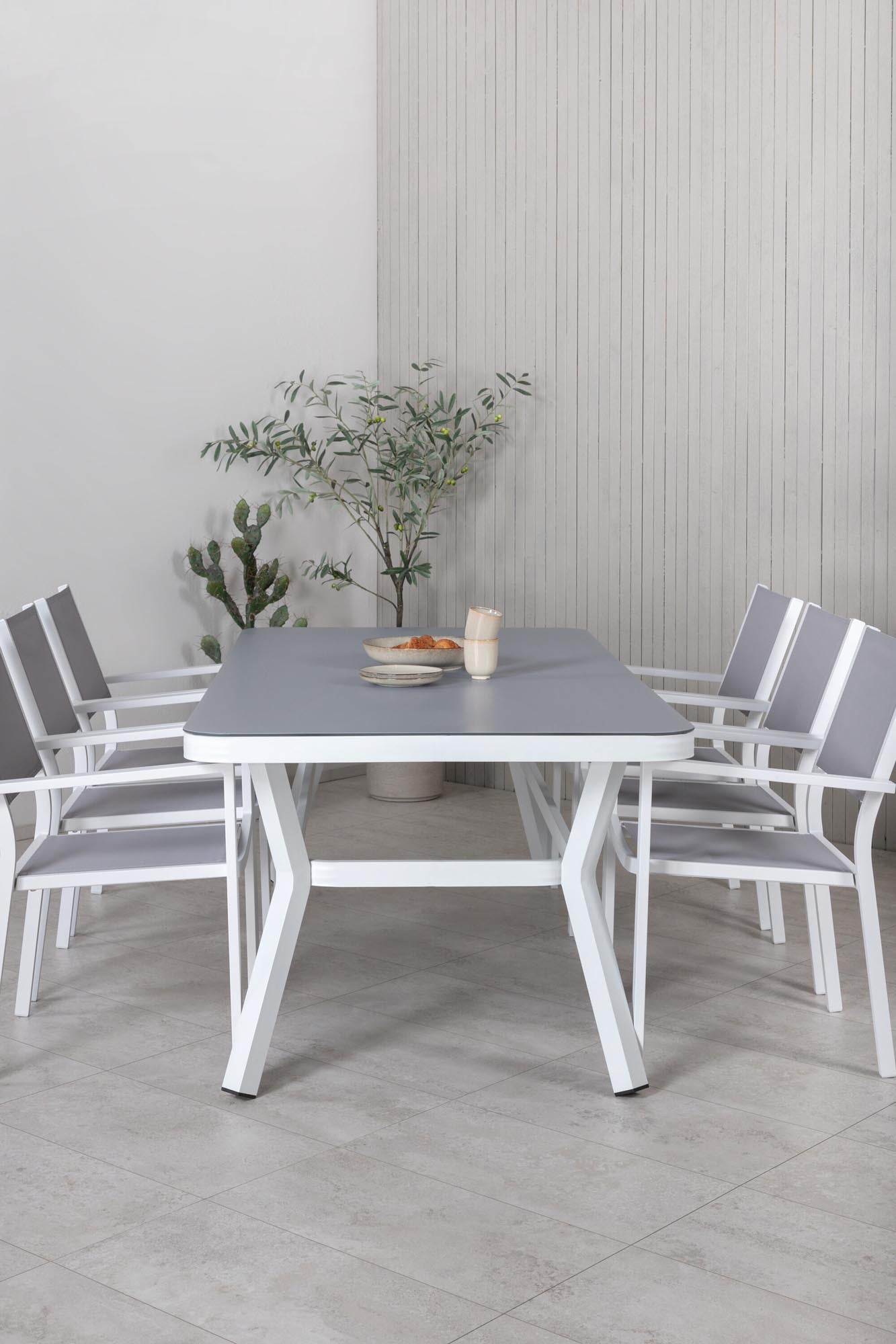 Virya Outdoor-Tischset + Copacabana 200cm/6St. in Grau präsentiert im Onlineshop von KAQTU Design AG. Gartentischset ist von Venture Home