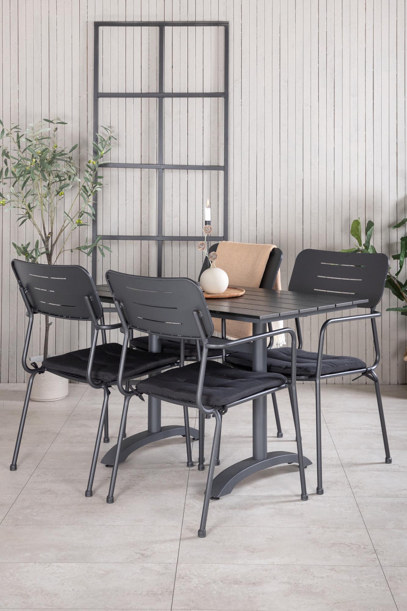 Denver Outdoor-Tischset + Nicke 120cm/4St. in Schwarz präsentiert im Onlineshop von KAQTU Design AG. Gartentischset ist von Venture Home