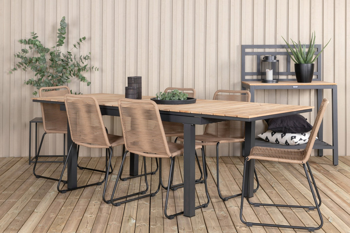 Rechteckiger Esstisch aus Teak und Aluminium in Natur mit zwei Esszimmerstühlen in Braun mit Pulverbeschichtung, Outdoor-Set von Venture Home.