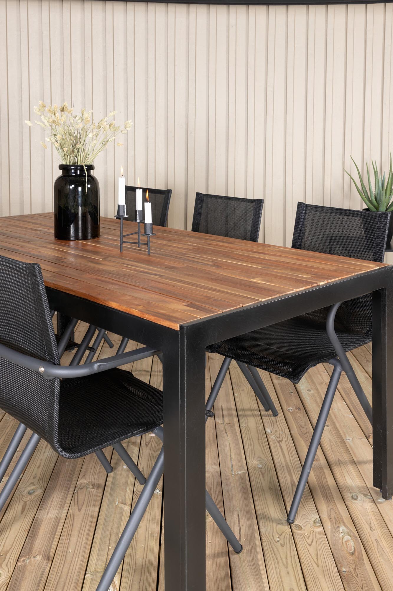 Robustes Bois Tischset 205cm für 6, ideal für Terrasse und Garten.