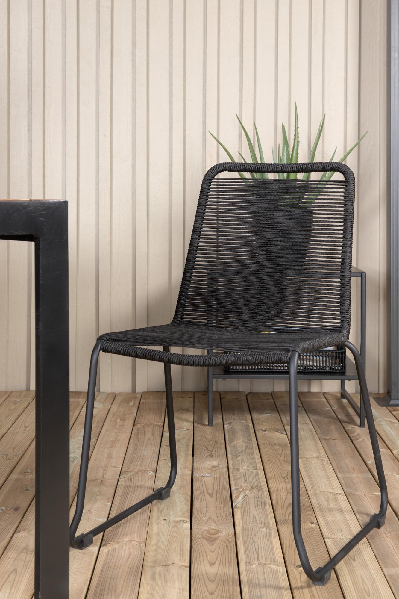Bois Outdoor-Tischset + Lindos 205cm/6St. in Schwarz präsentiert im Onlineshop von KAQTU Design AG. Gartentischset ist von Venture Home