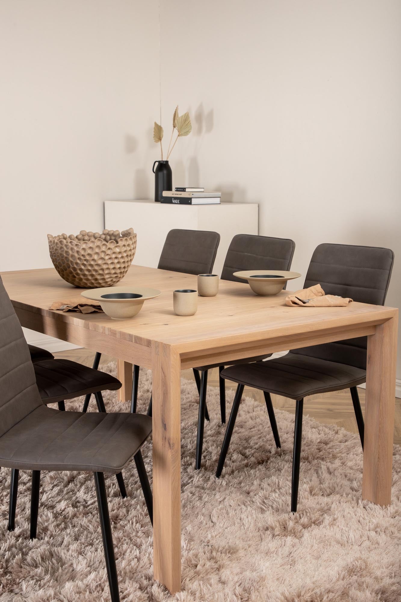 Stilvolles Esszimmerset: Ausziehbarer Tisch mit 6 Stühlen, 170cm.