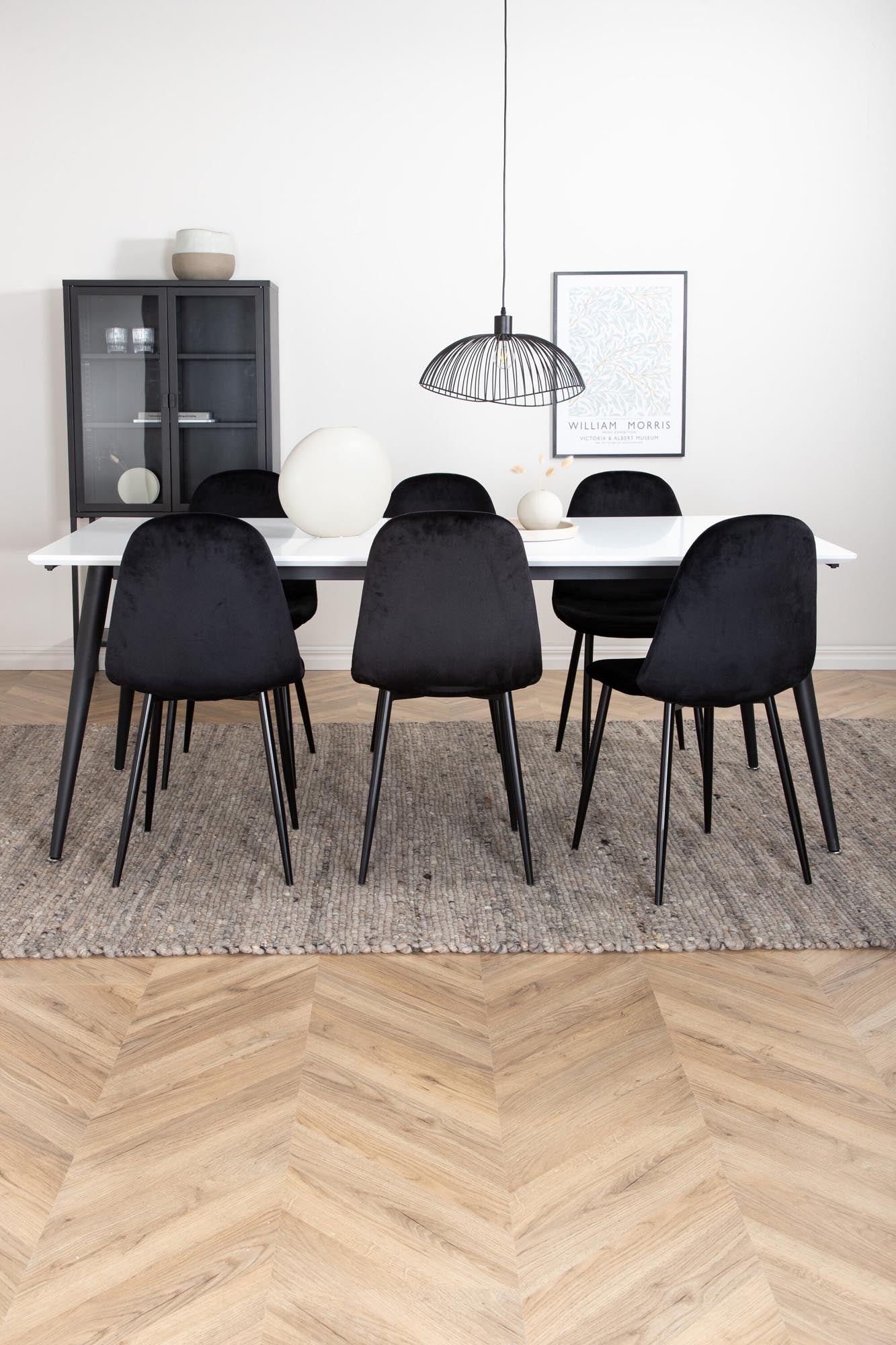 Jimmy Esszimmerset + Polar 195cm/6St. in Schwarz präsentiert im Onlineshop von KAQTU Design AG. Esszimmerset ist von Venture Home