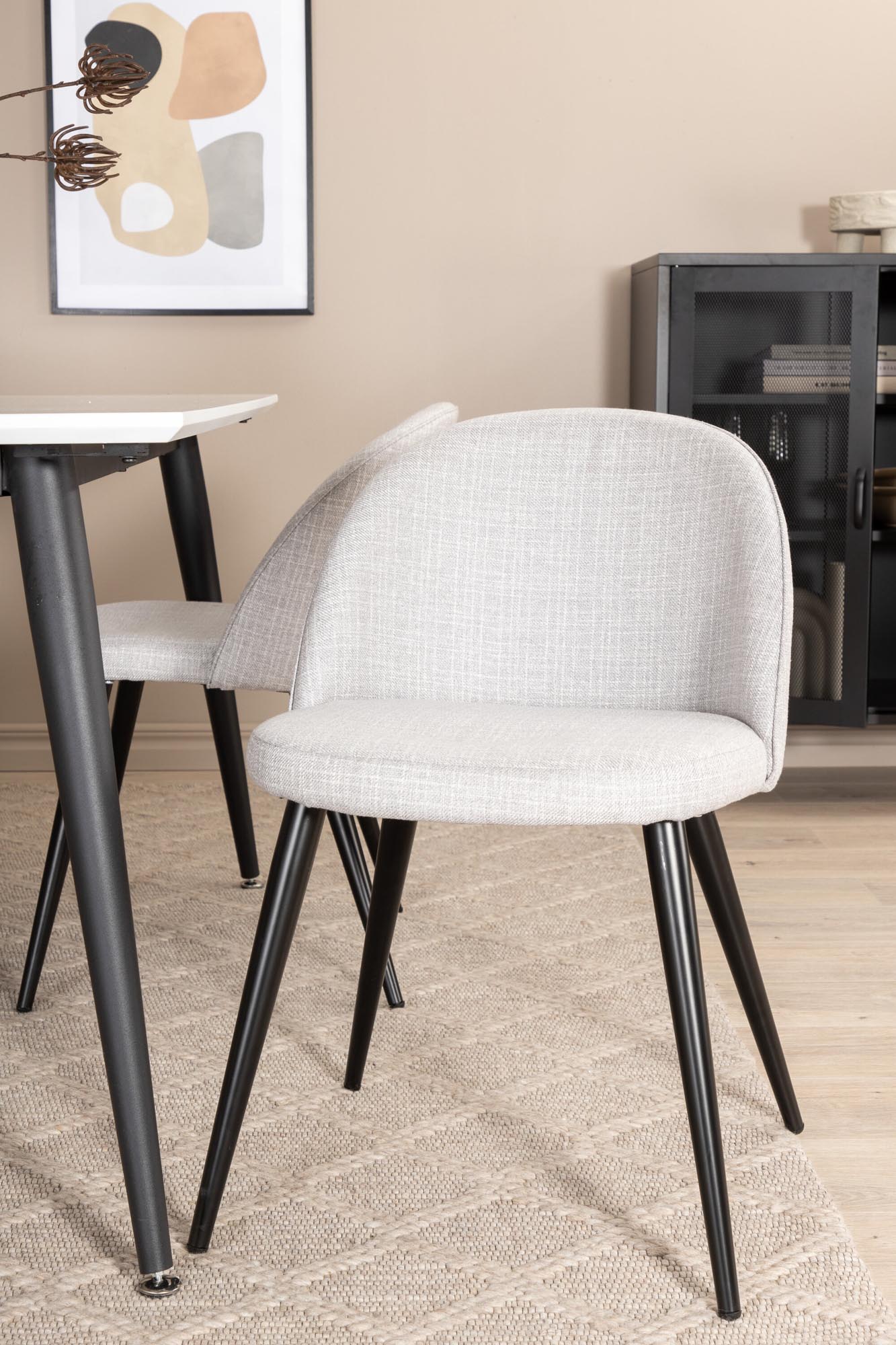 Jimmy Esszimmerset + Velvet 150cm/4St. in Schwarz präsentiert im Onlineshop von KAQTU Design AG. Esszimmerset ist von Venture Home