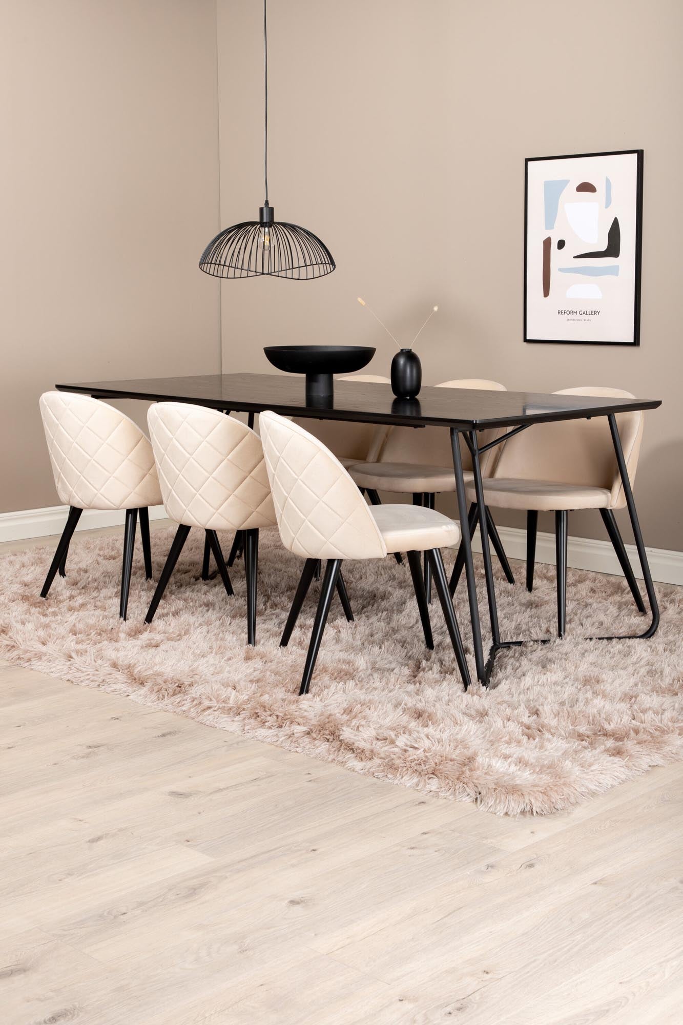 Petra Esszimmerset + Velvet Stitches 190cm/6St. in Schwarz präsentiert im Onlineshop von KAQTU Design AG. Esszimmerset ist von Venture Home