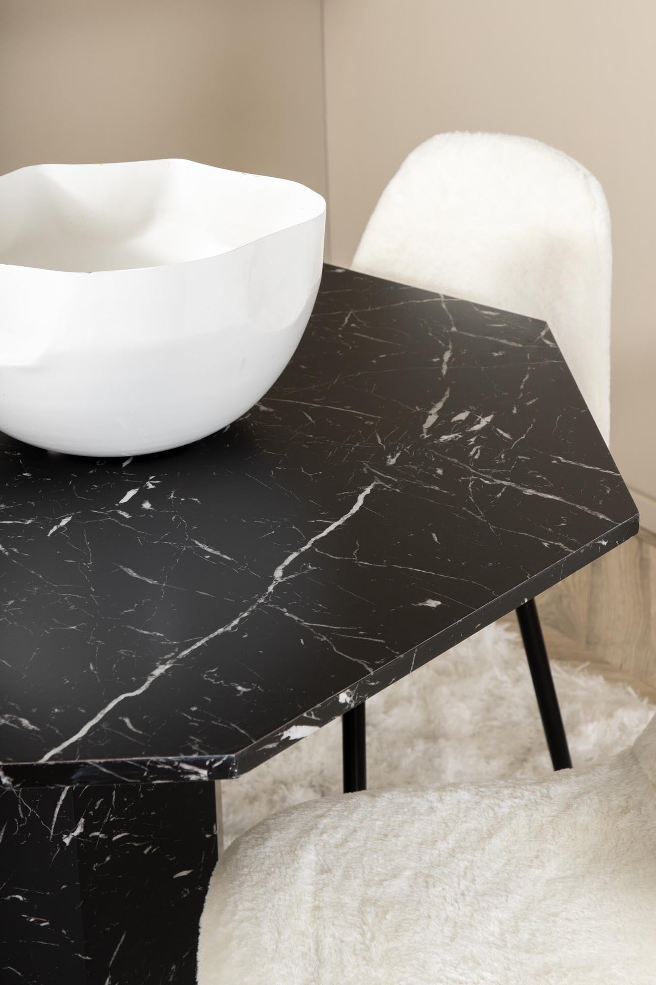 Stilvolles Marbs Esszimmerset mit edlem Marmorglastisch und 4 bequemen Polar Stühlen. Perfekt für moderne Esszimmer und besondere Anlässe.