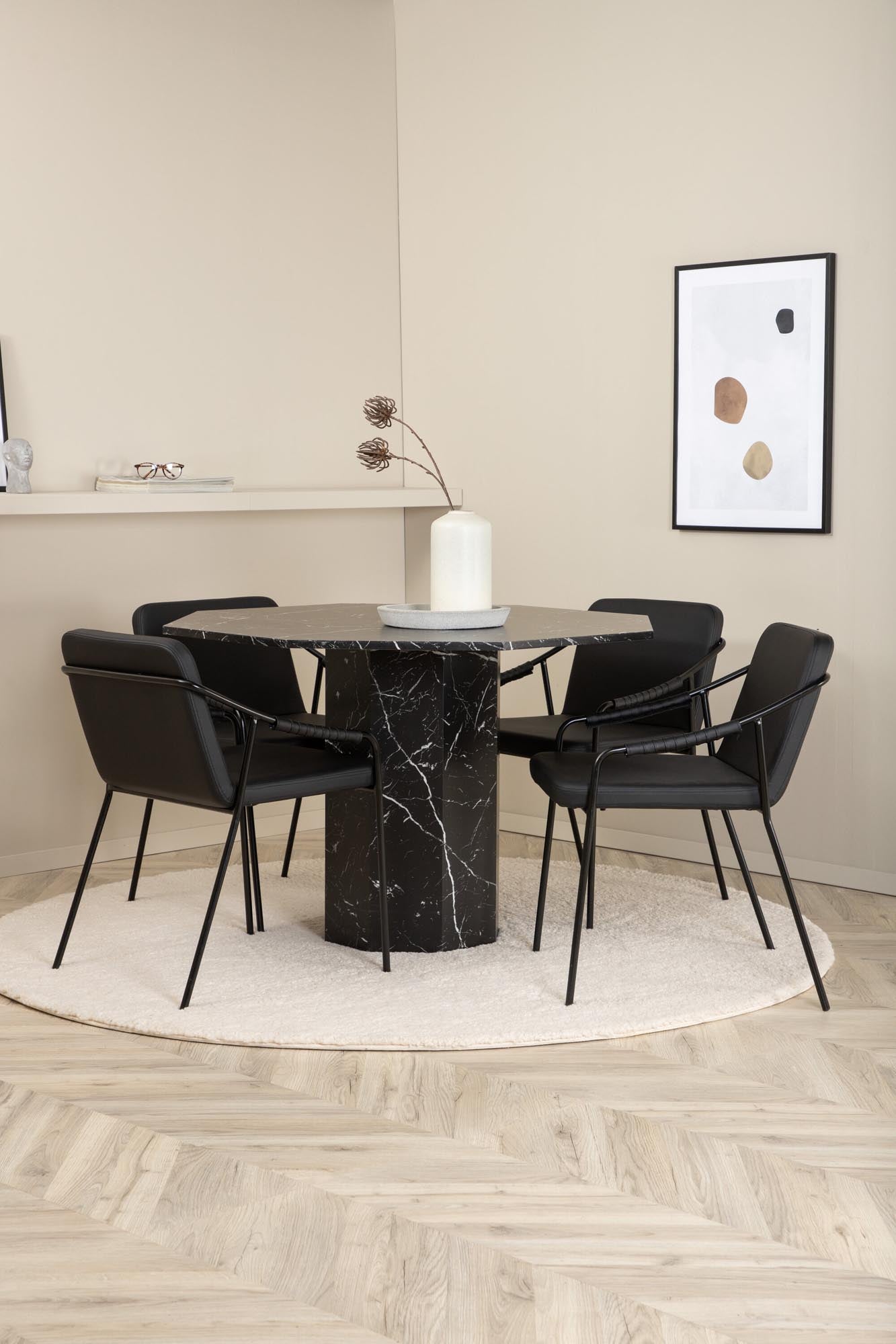 Elegantes Esszimmerset mit Achteck-Tisch aus Marmorglas und 4 komfortablen Kunstleder-Stühlen. Perfekt für gesellige Abende!
