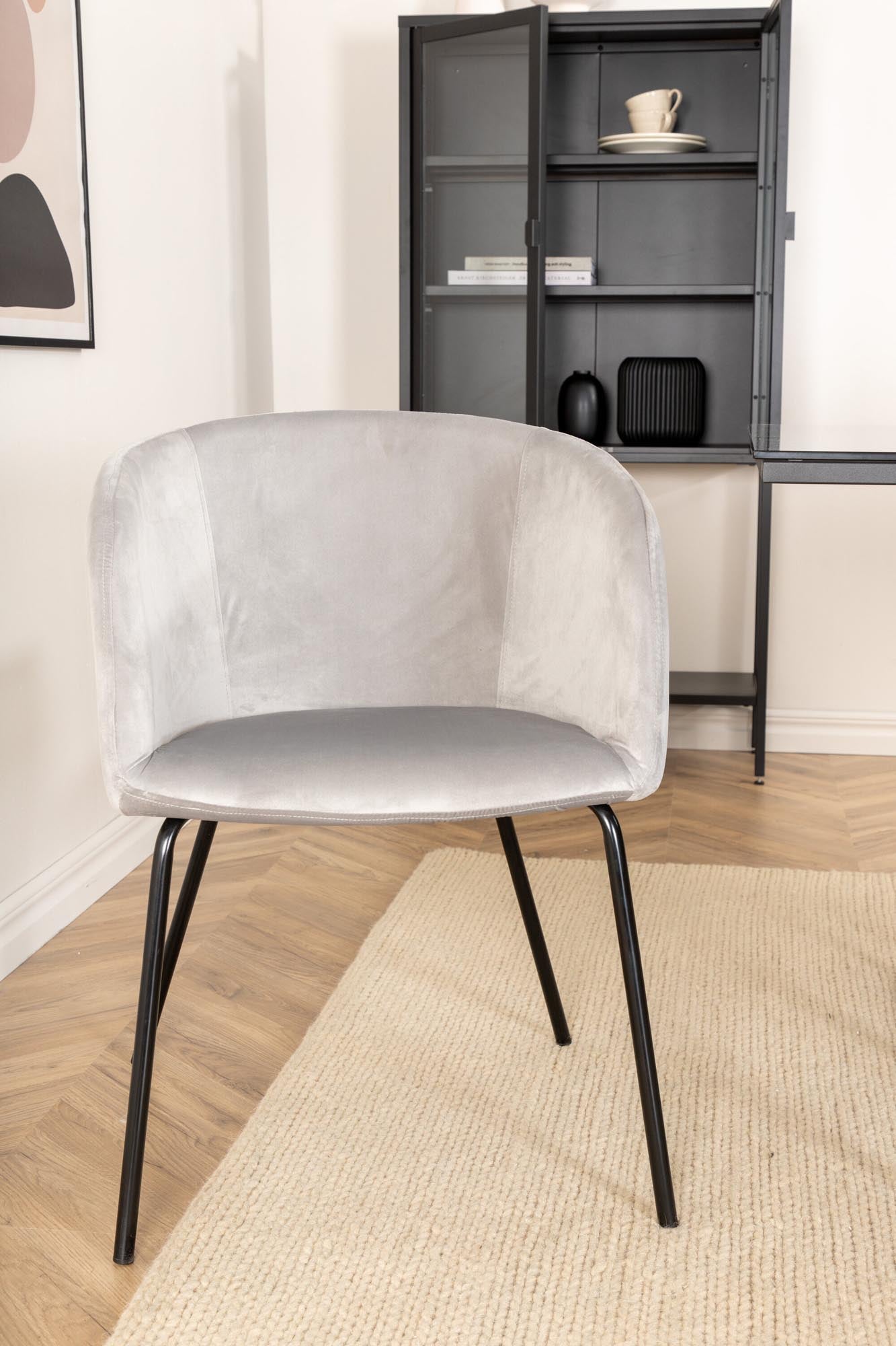 Leif Esszimmerset + Berit 200cm/6St. in Schwarz / Hellgrau präsentiert im Onlineshop von KAQTU Design AG. Esszimmerset ist von Venture Home