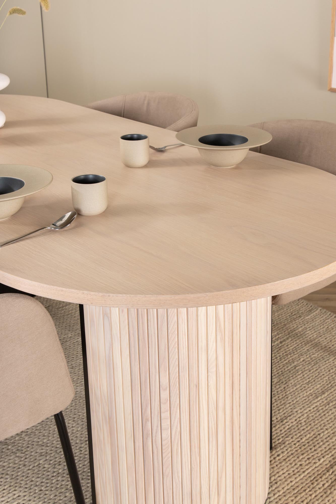 Bianca Esszimmerset + Berit 200cm/4St. in Weiss / Beige präsentiert im Onlineshop von KAQTU Design AG. Esszimmerset ist von Venture Home