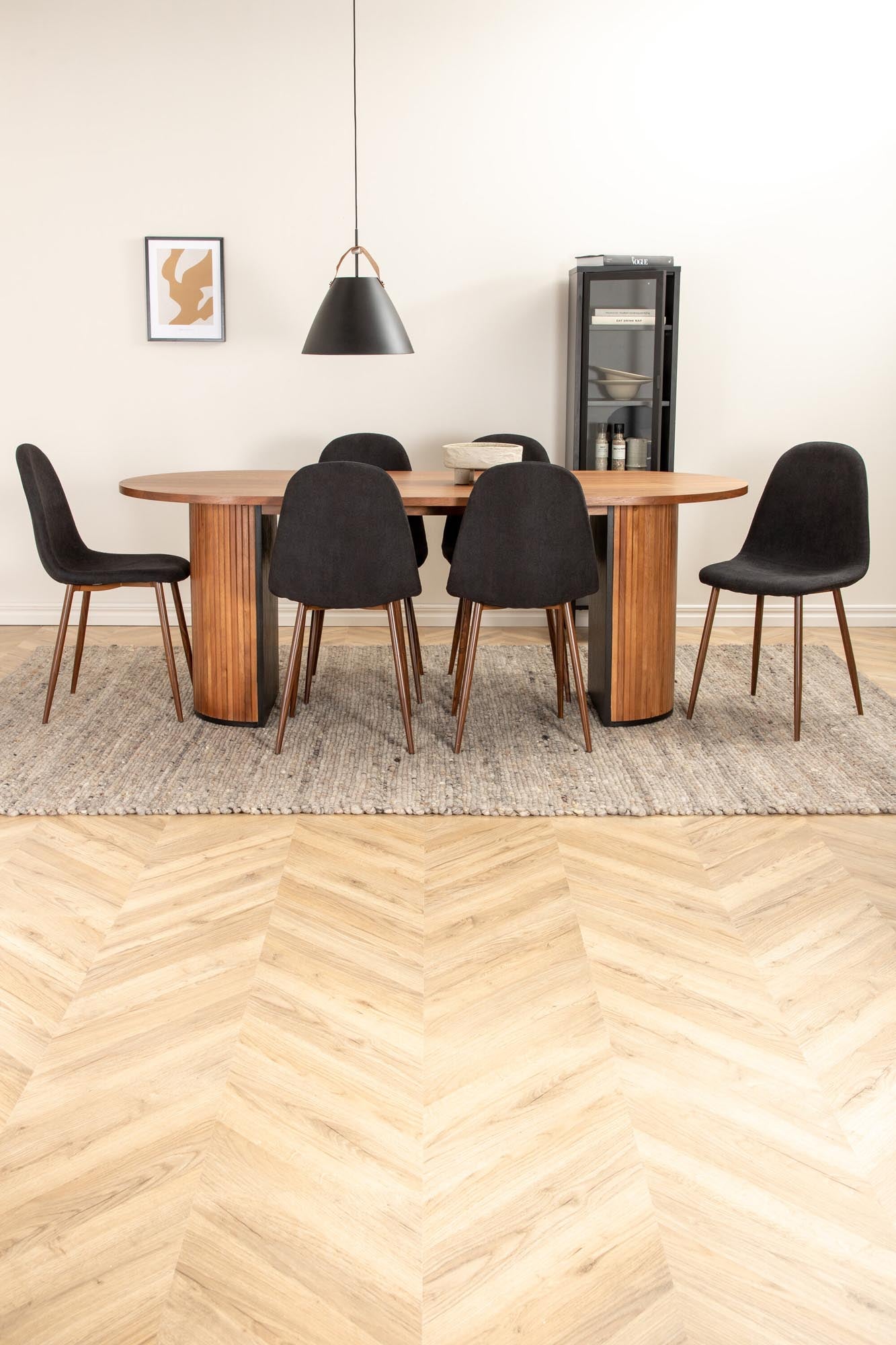 Bianca Esszimmerset + Polar 200cm/6St. in Nussbaum präsentiert im Onlineshop von KAQTU Design AG. Esszimmerset ist von Venture Home