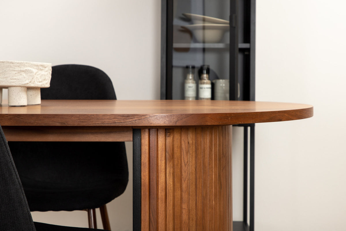 Bianca Esszimmerset + Polar 200cm/6St. in Nussbaum präsentiert im Onlineshop von KAQTU Design AG. Esszimmerset ist von Venture Home