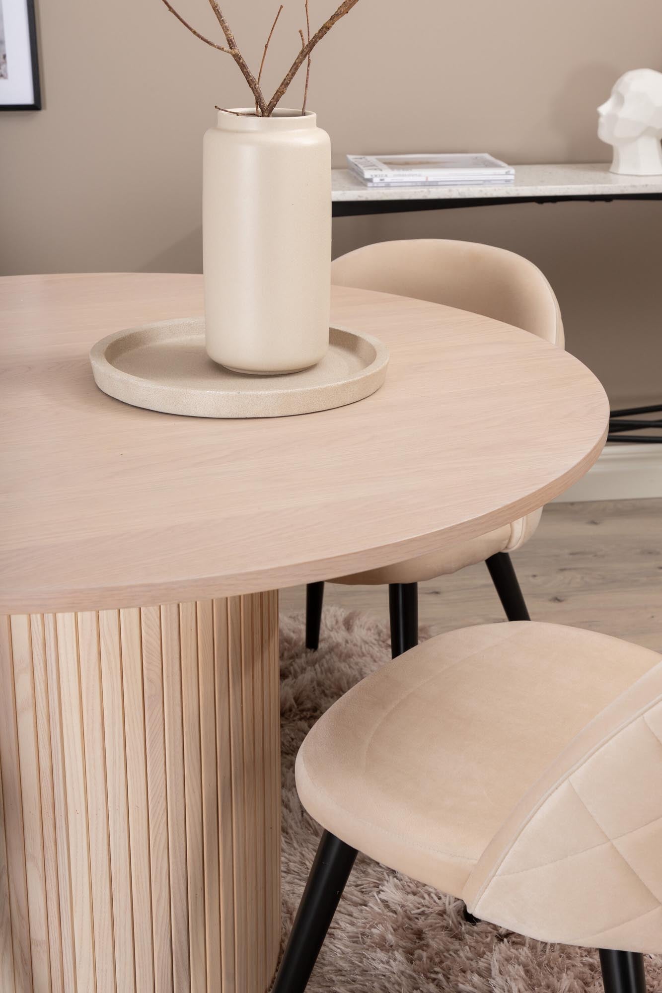 Bianca Esszimmerset + Velvet ⌀110cm/4St. in Weiss / Schwarz präsentiert im Onlineshop von KAQTU Design AG. Esszimmerset ist von Venture Home