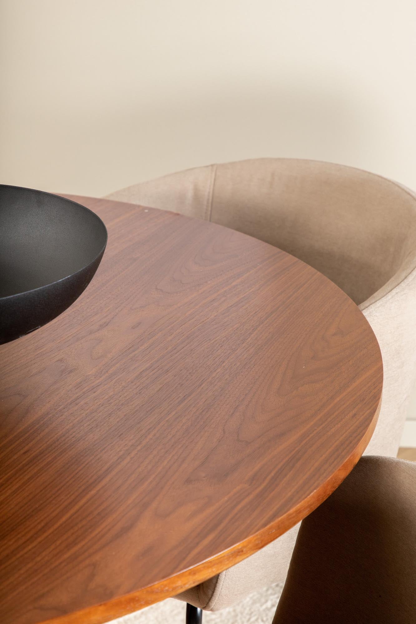 Stilvolles Esszimmerset Bianca: Runder Tisch & 4 Stühle, Ø110cm.