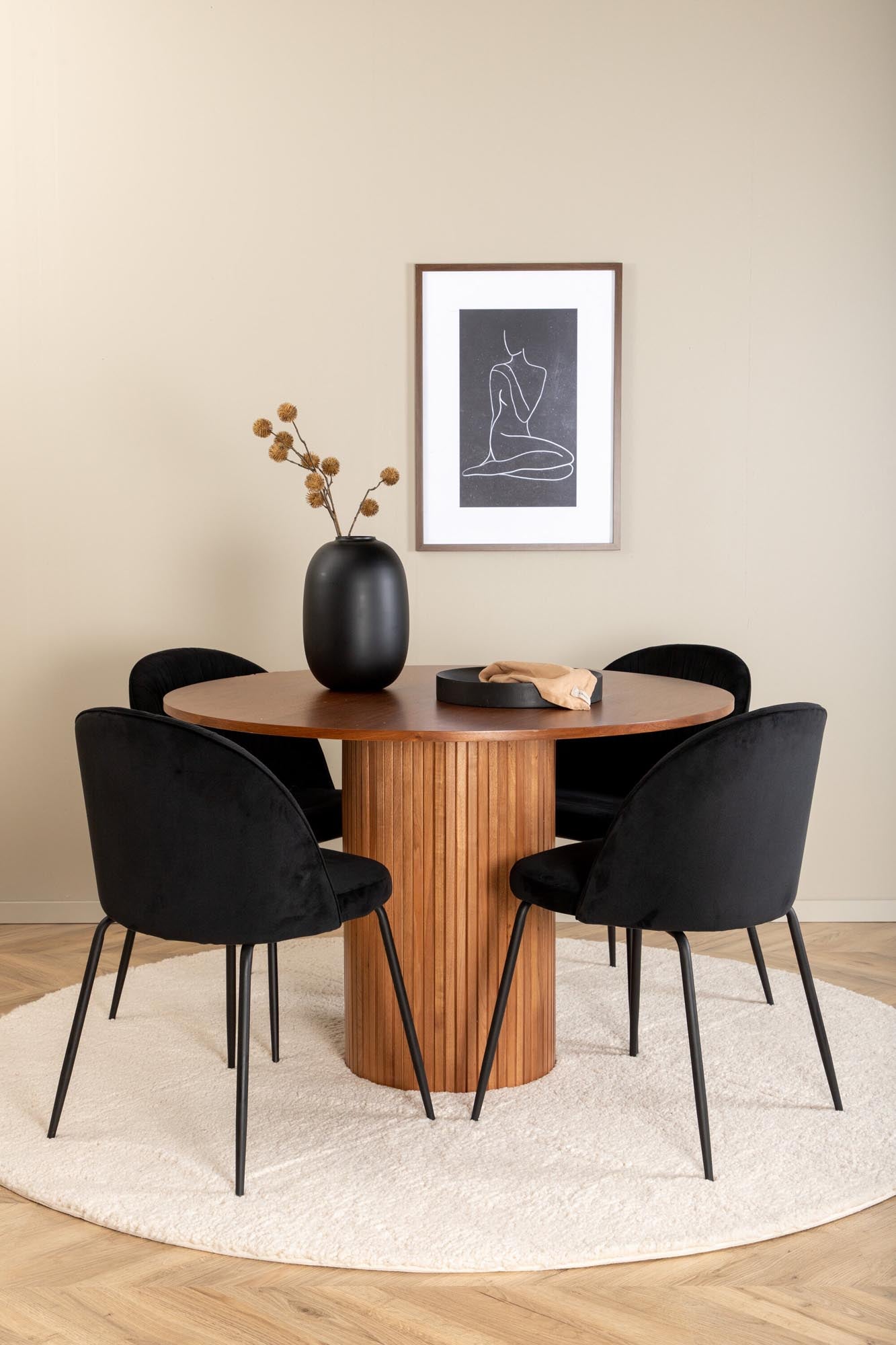 Bianca Esszimmerset + Wrinkles ⌀110cm/4St. in Schwarz präsentiert im Onlineshop von KAQTU Design AG. Esszimmerset ist von Venture Home