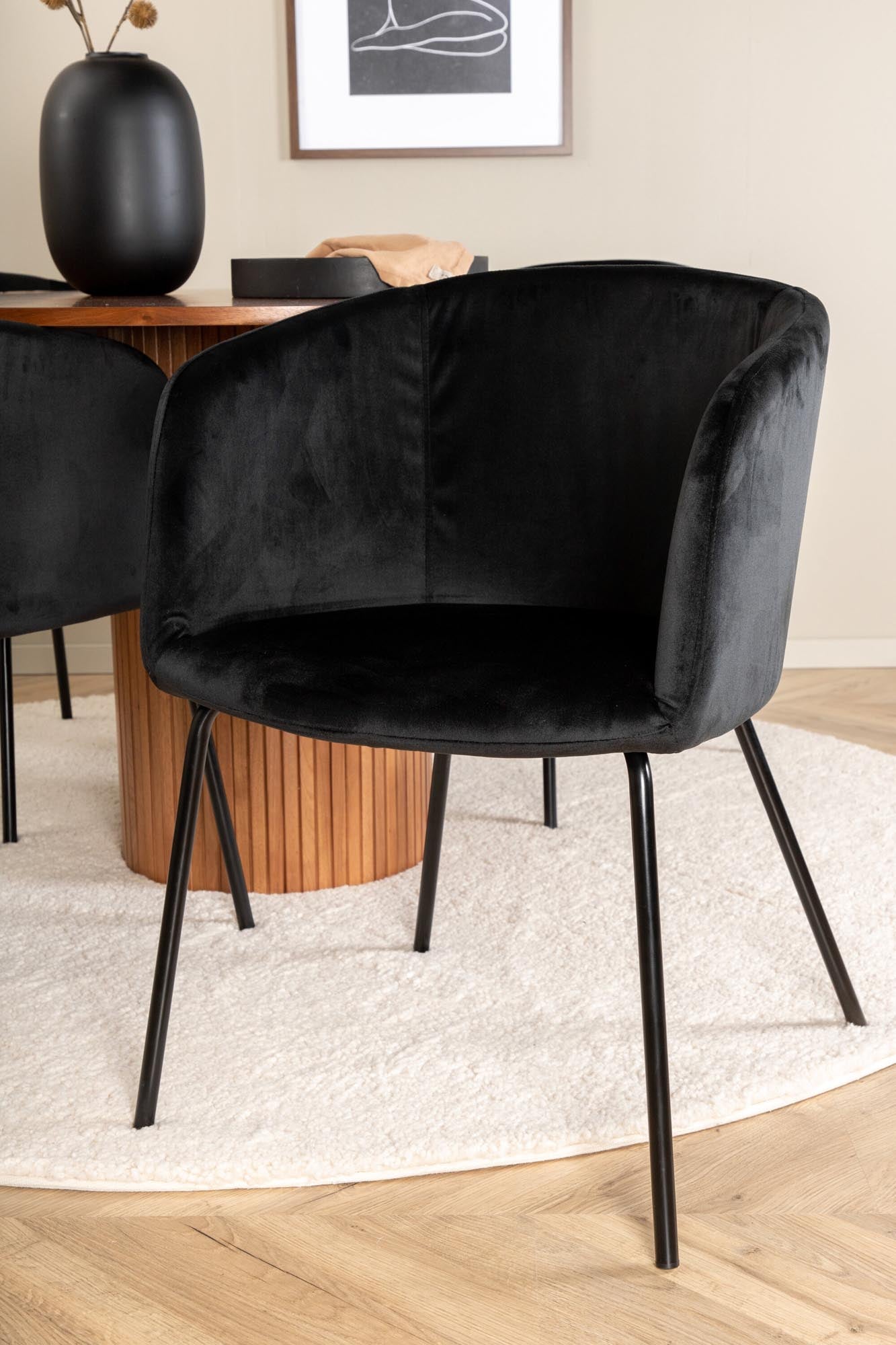 Bianca Esszimmerset + Berit ⌀110cm/4St. in Walnuss / Schwarz präsentiert im Onlineshop von KAQTU Design AG. Esszimmerset ist von Venture Home